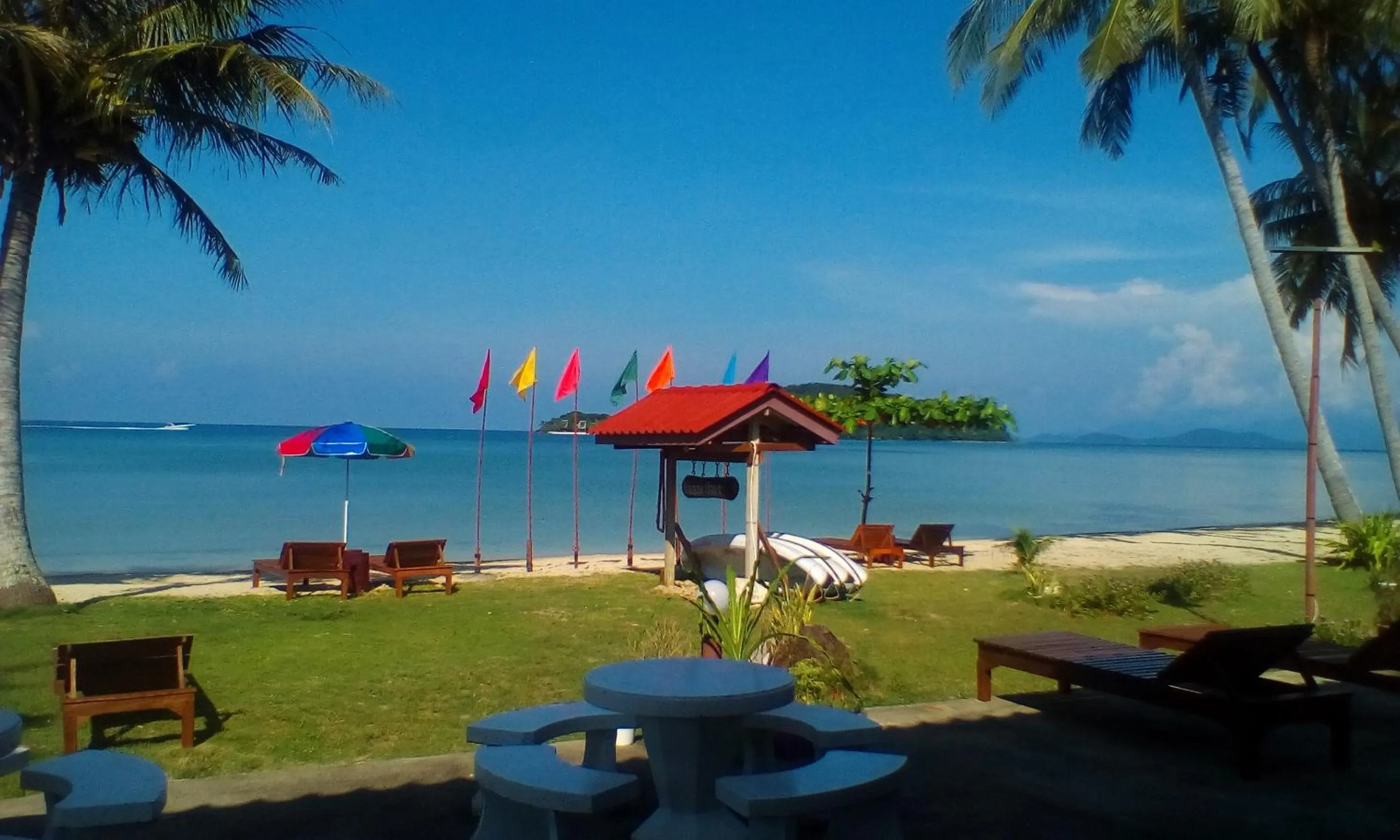 Restaurant/places to eat in Happy Days Resort