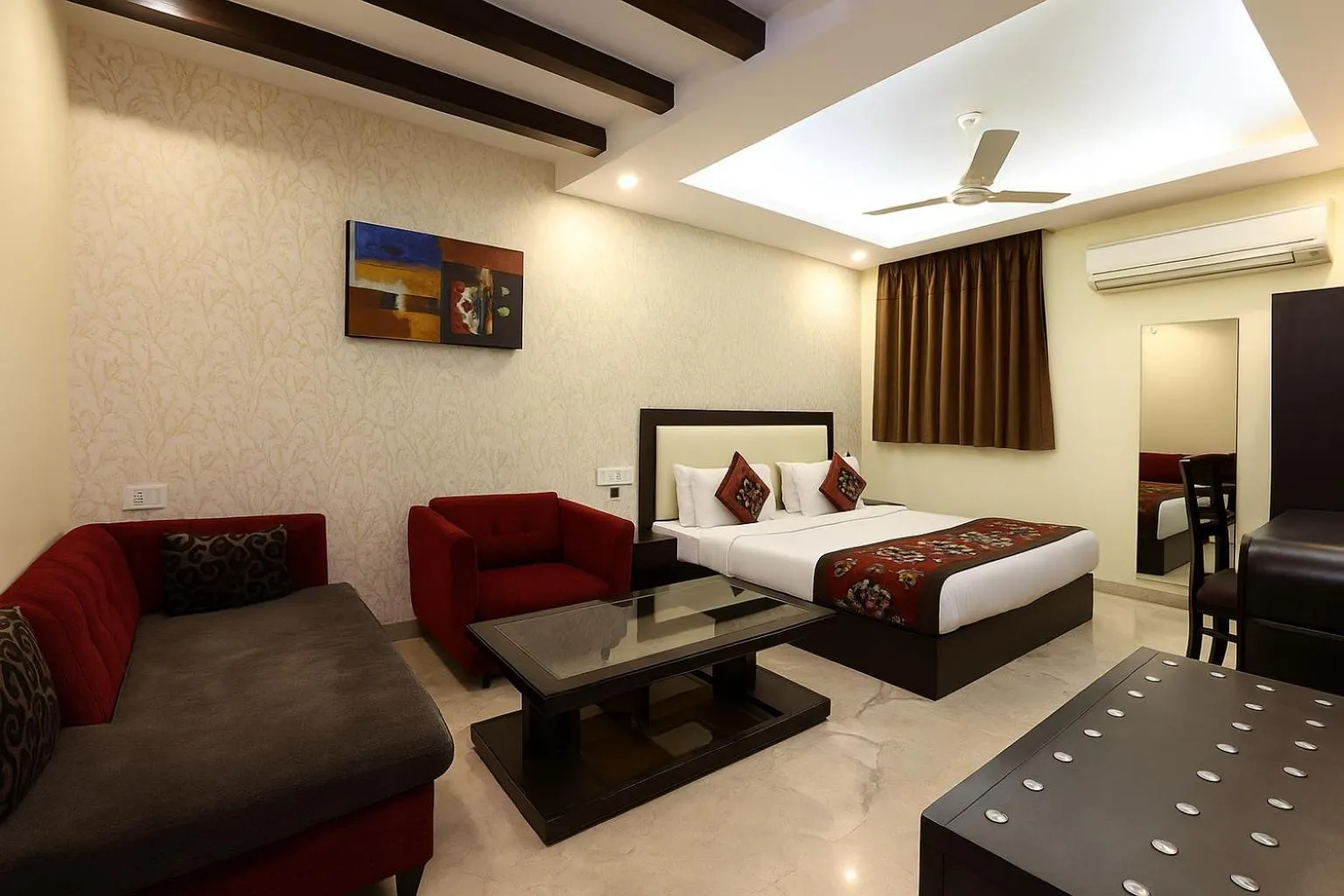 Bed in Hotel Kingston Park, Karol Bagh, New Delhi - 2 Mins from Metro