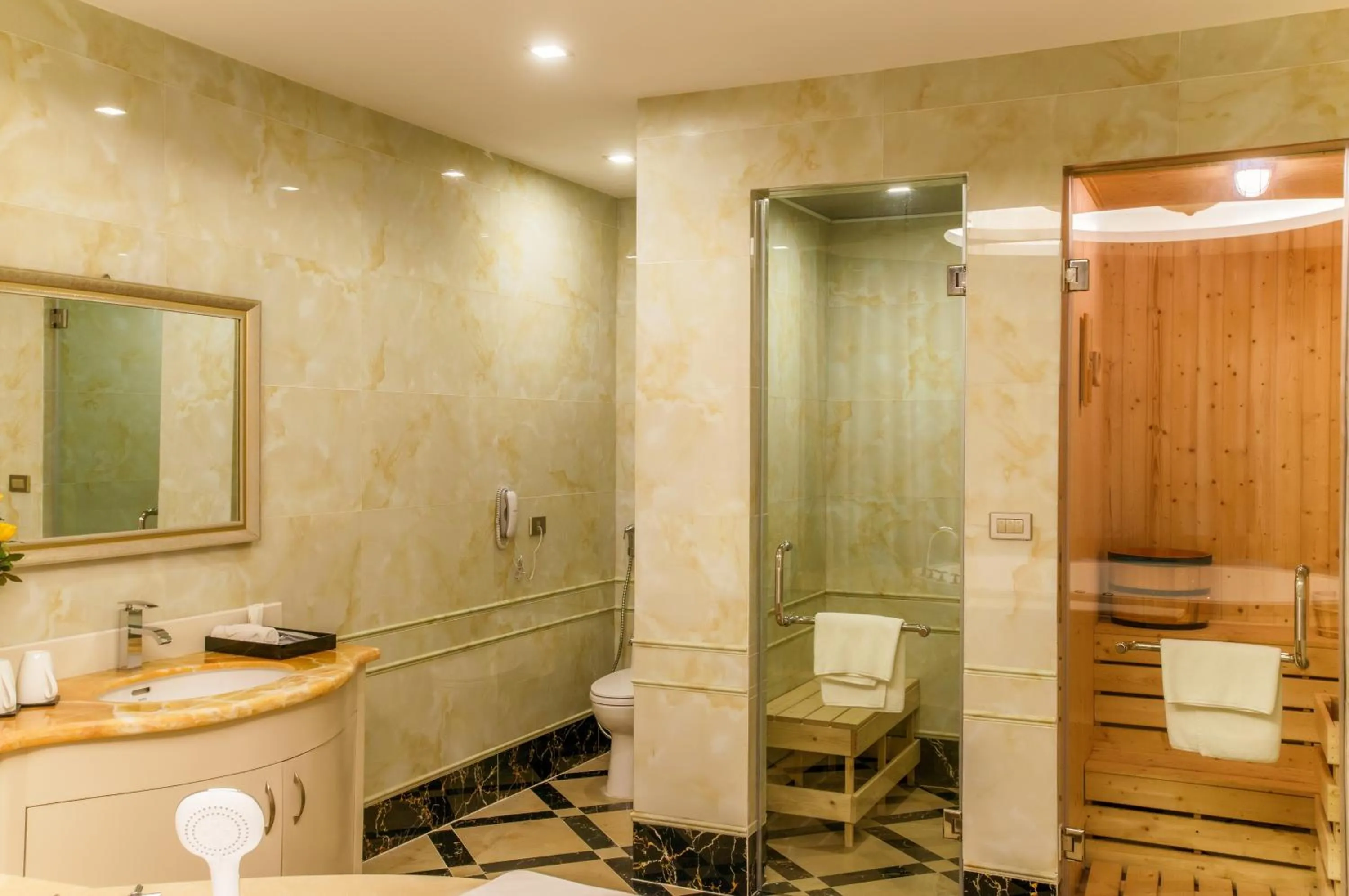 Shower in Muong Thanh Grand Bac Giang Hotel