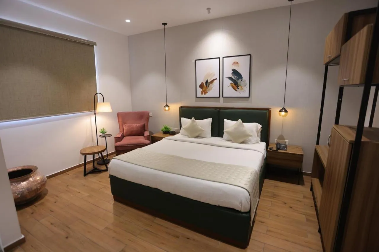 Bedroom, Bed in Pondy Heights - Suites and Studios