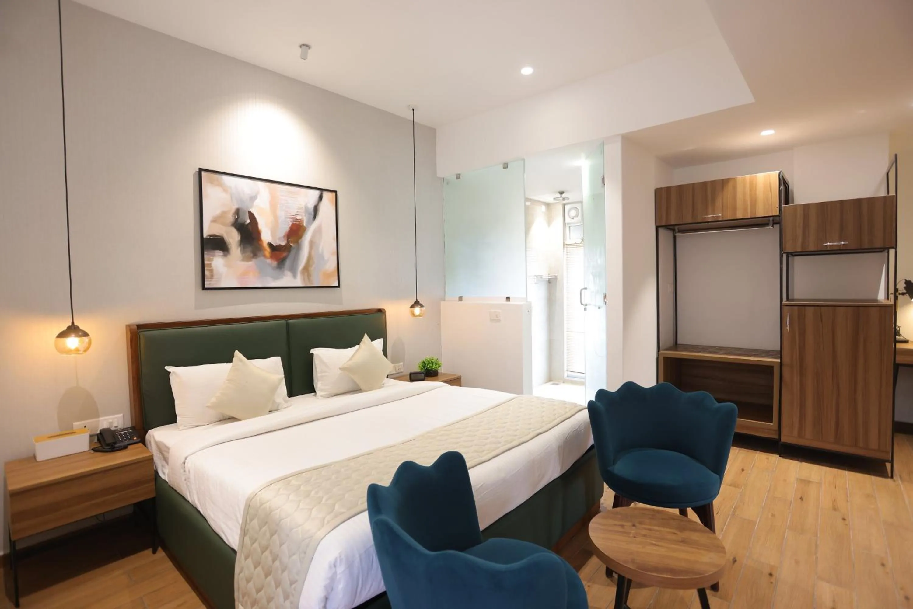 Photo of the whole room, Bed in Pondy Heights - Suites and Studios