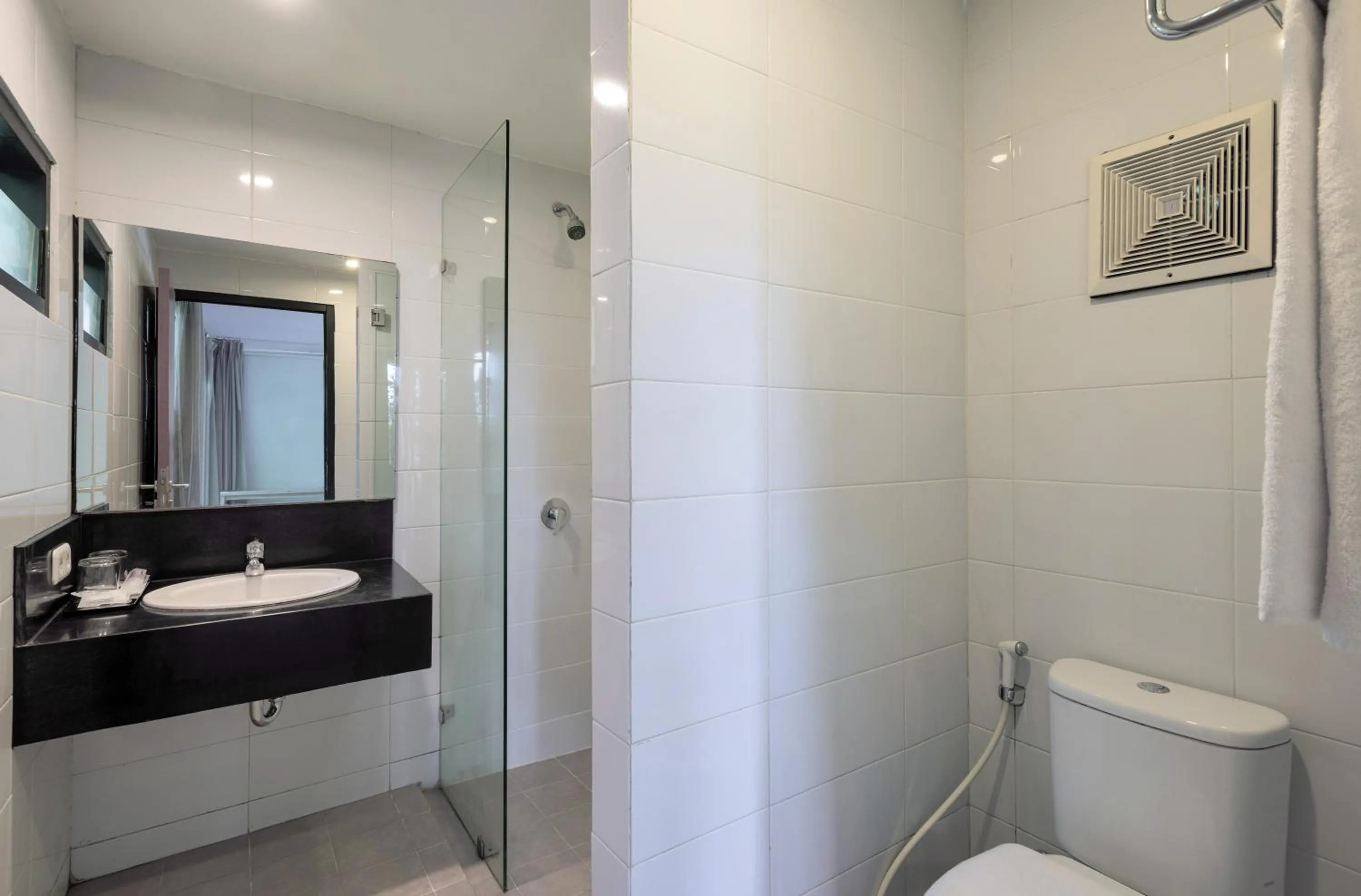 Bathroom in The Glamping at ARTOTEL Pelangi Park