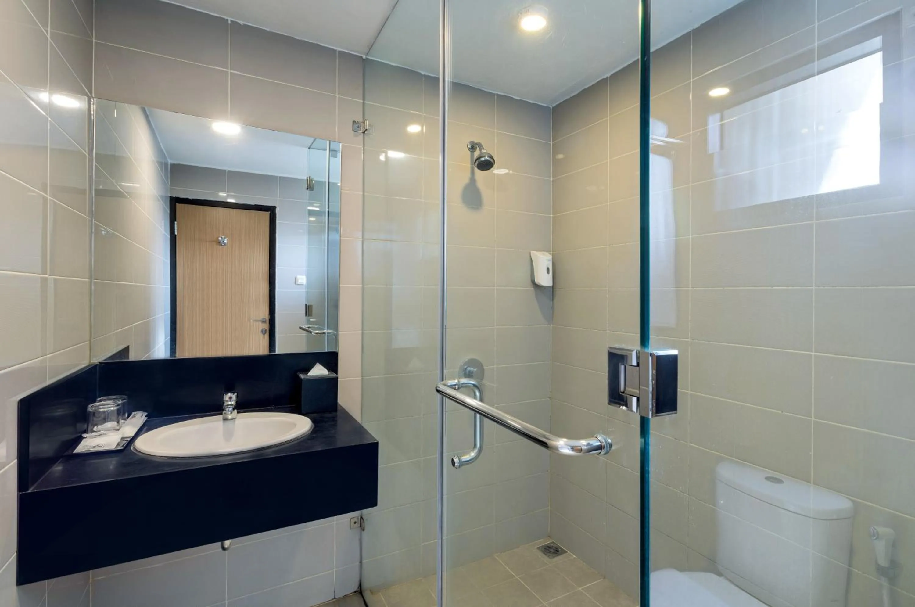 Bathroom in The Glamping at ARTOTEL Pelangi Park