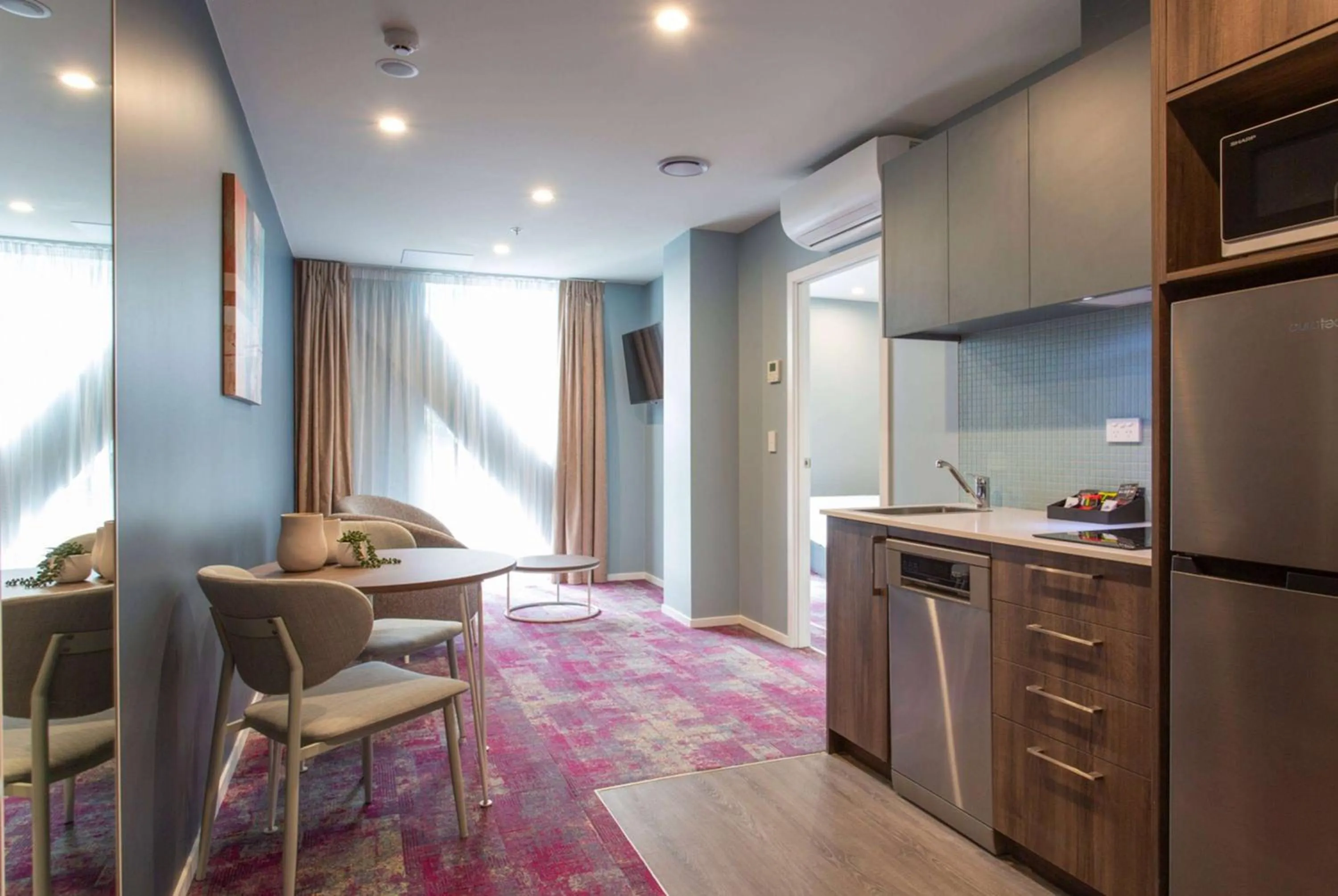 Photo of the whole room in La Quinta by Wyndham Parnell Auckland