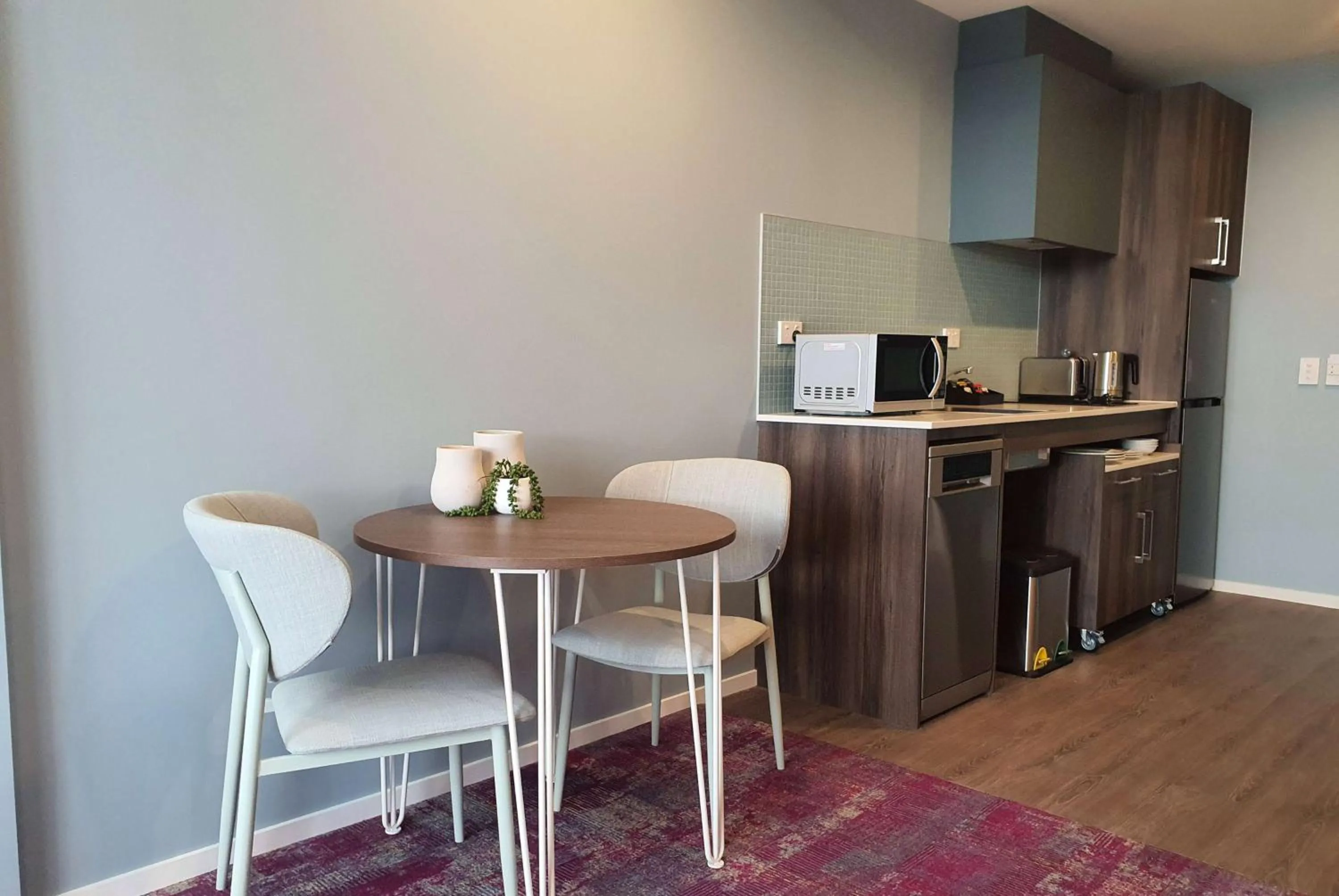 Photo of the whole room in La Quinta by Wyndham Parnell Auckland