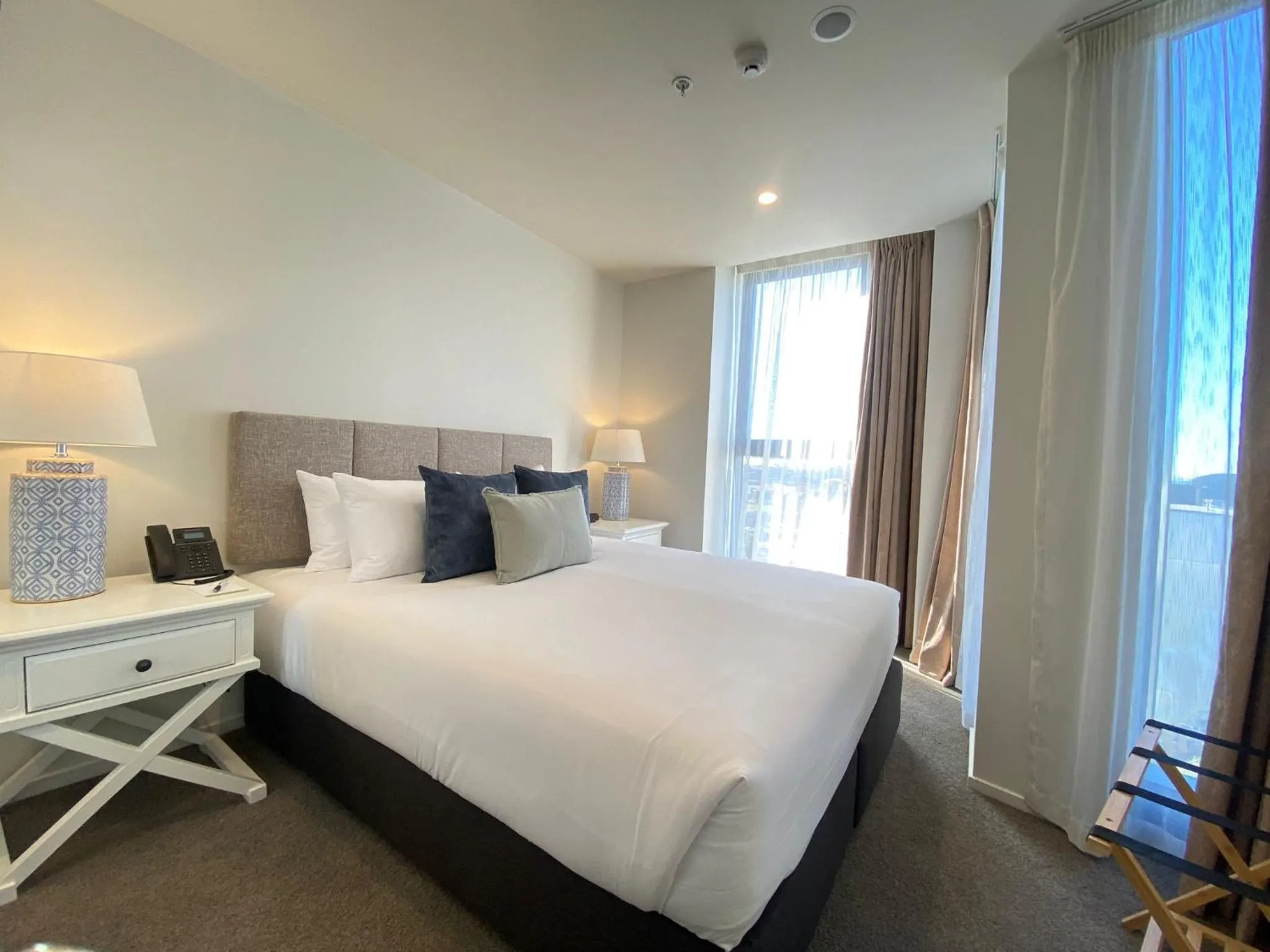 Bedroom, Bed in La Quinta by Wyndham Parnell Auckland