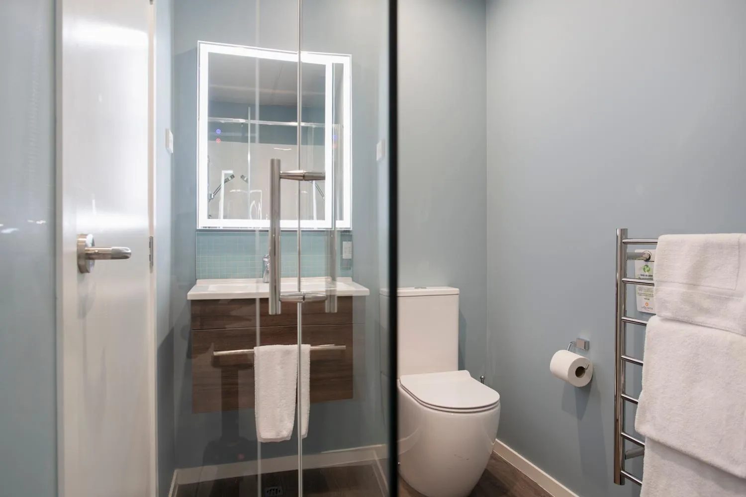 Shower in La Quinta by Wyndham Parnell Auckland