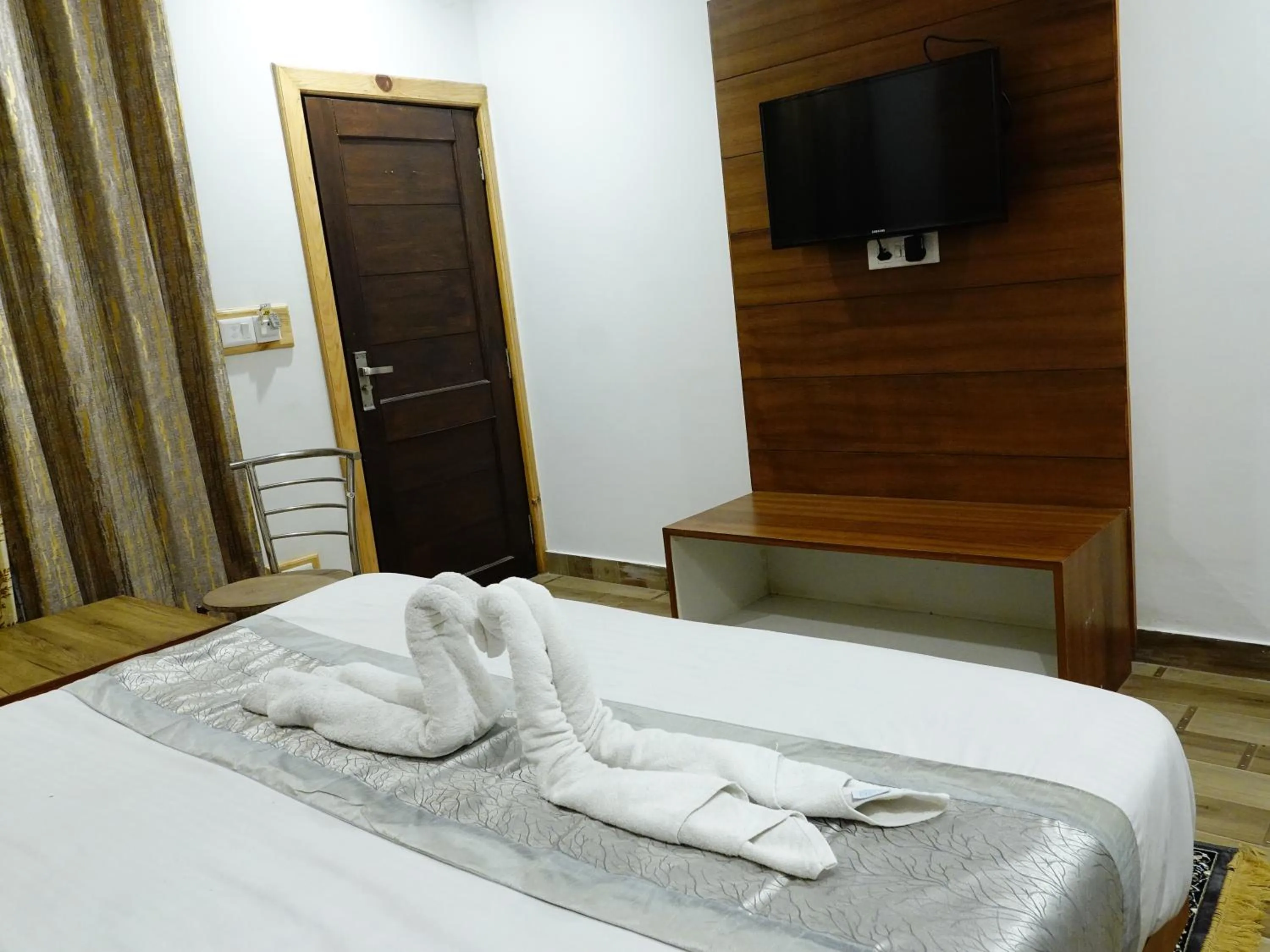 Bed in Rubystone Mussoorie A Leisure Resort