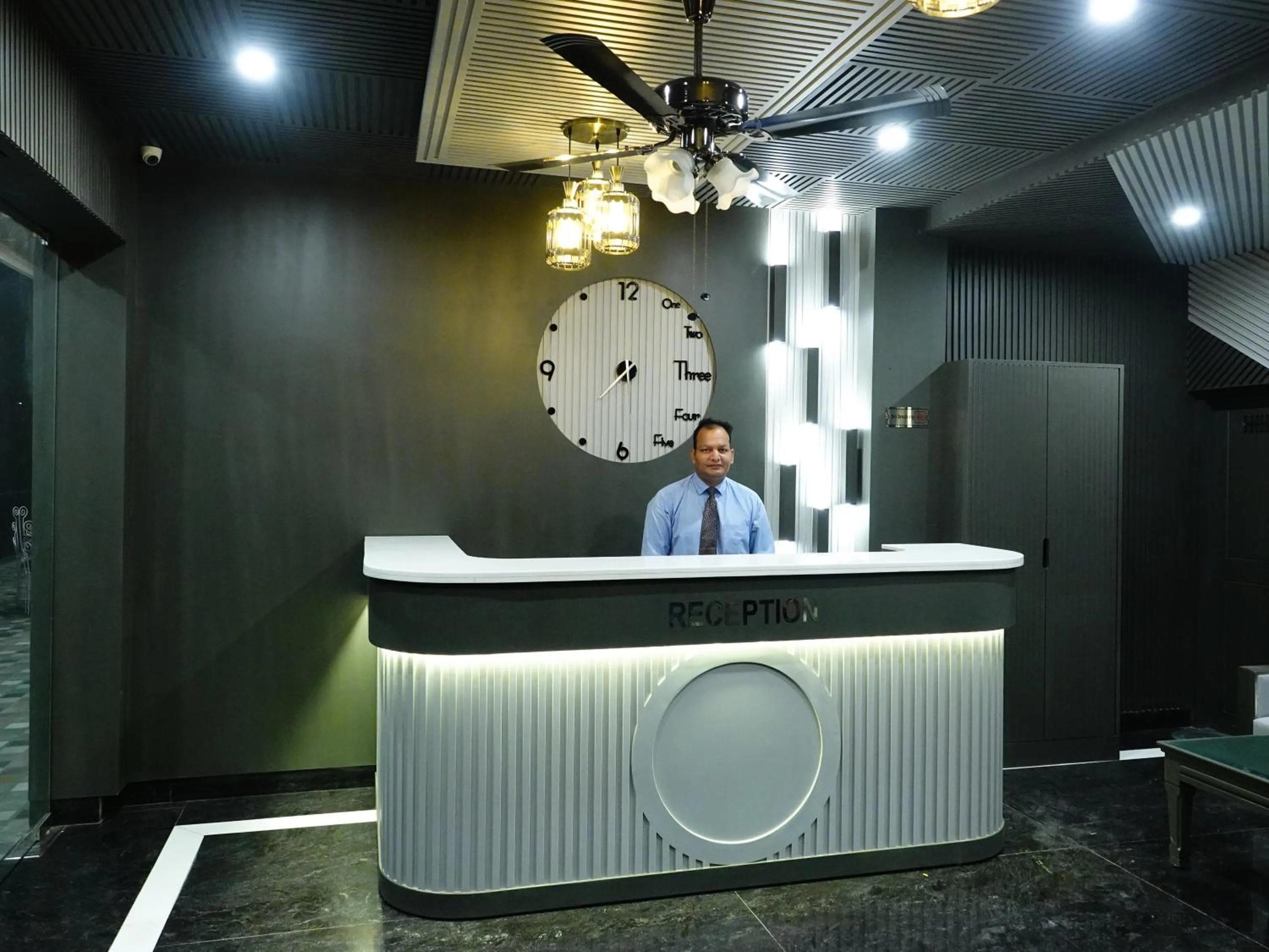 Lobby or reception in Rubystone Mussoorie A Leisure Resort