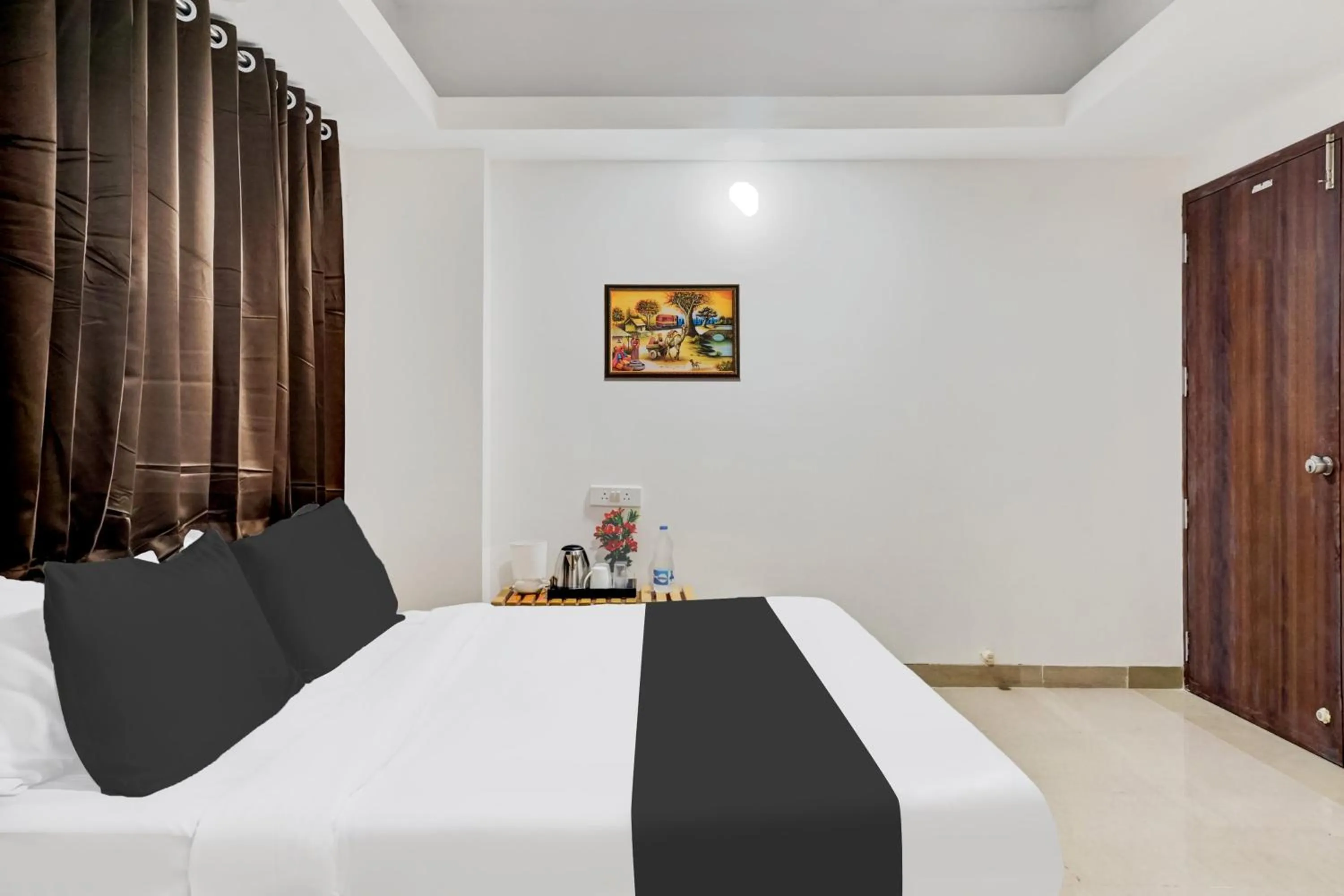 Bedroom, Bed in Hotel O Arusai Inn