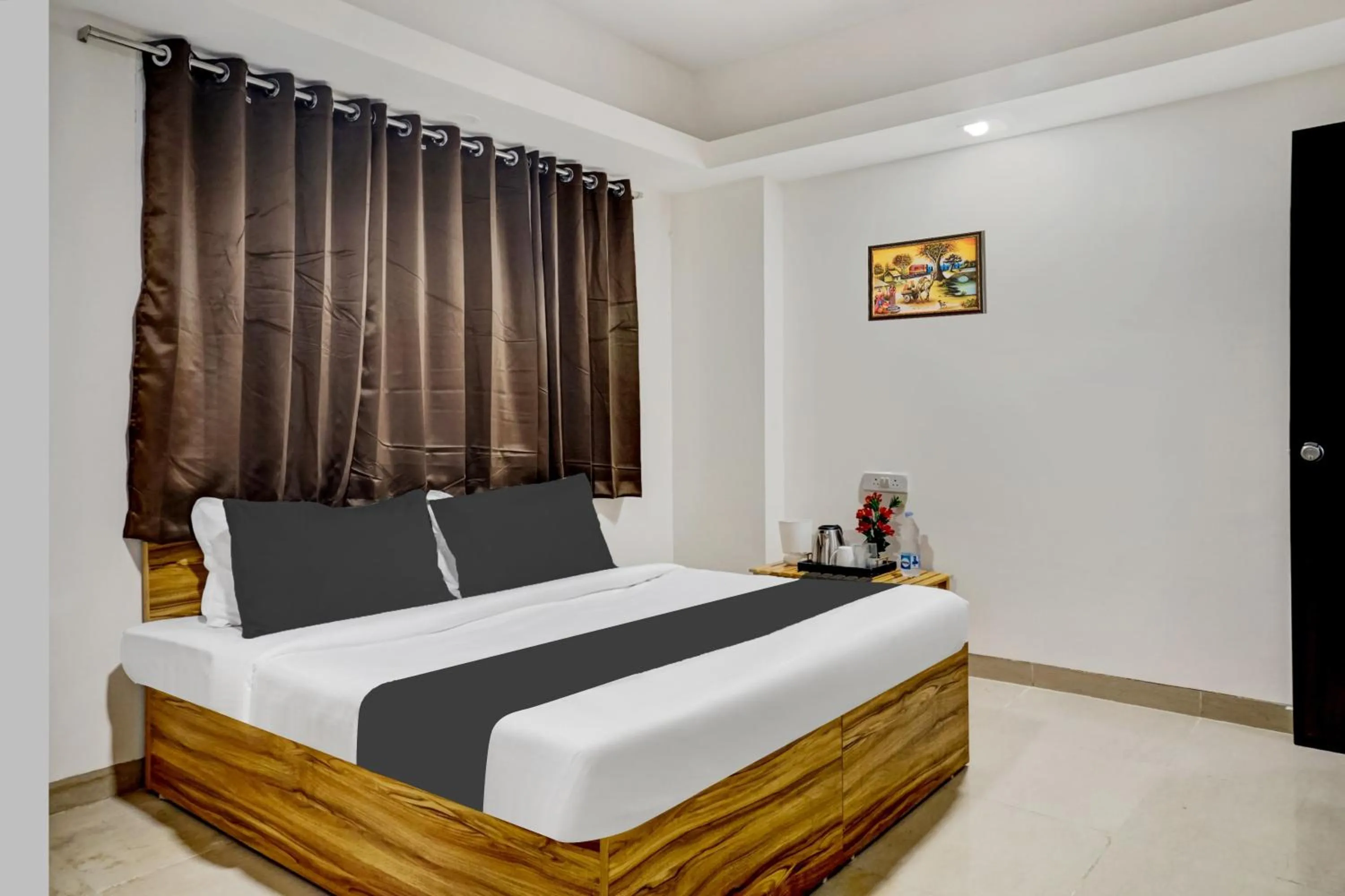 Bedroom, Bed in Hotel O Arusai Inn