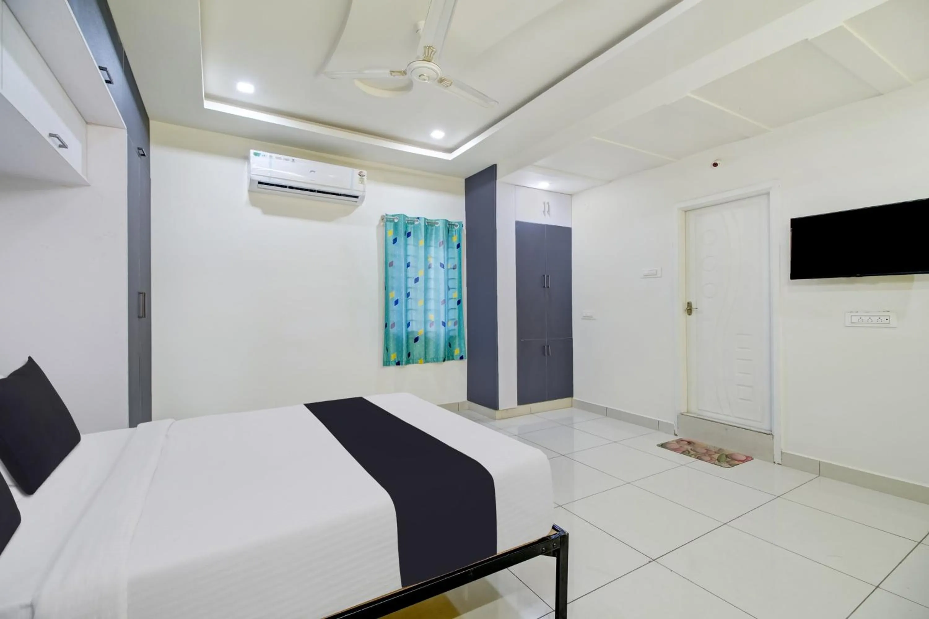 Bedroom, Bed in Super Hotel O Amaravathi Road Annapurna Nagar