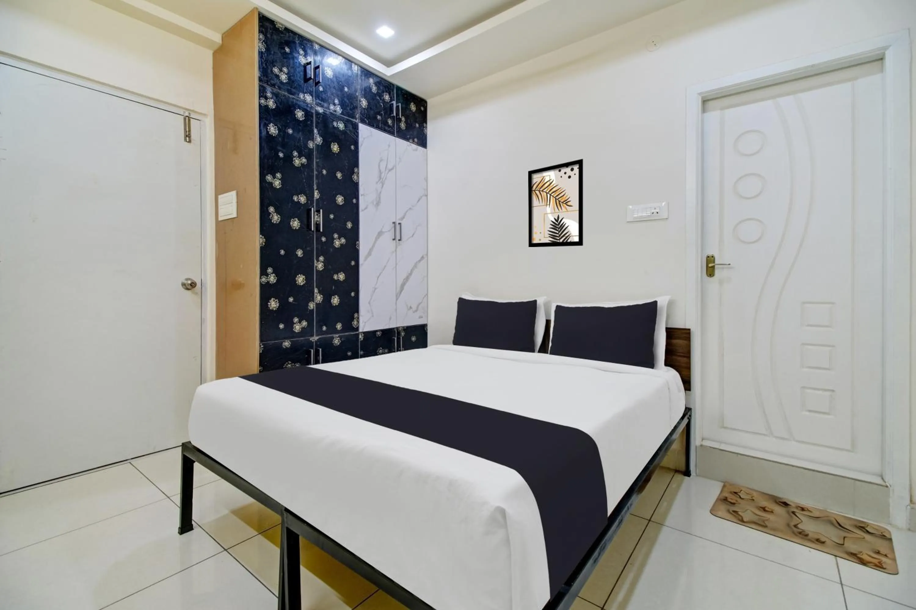 Bedroom, Bed in Super Hotel O Amaravathi Road Annapurna Nagar