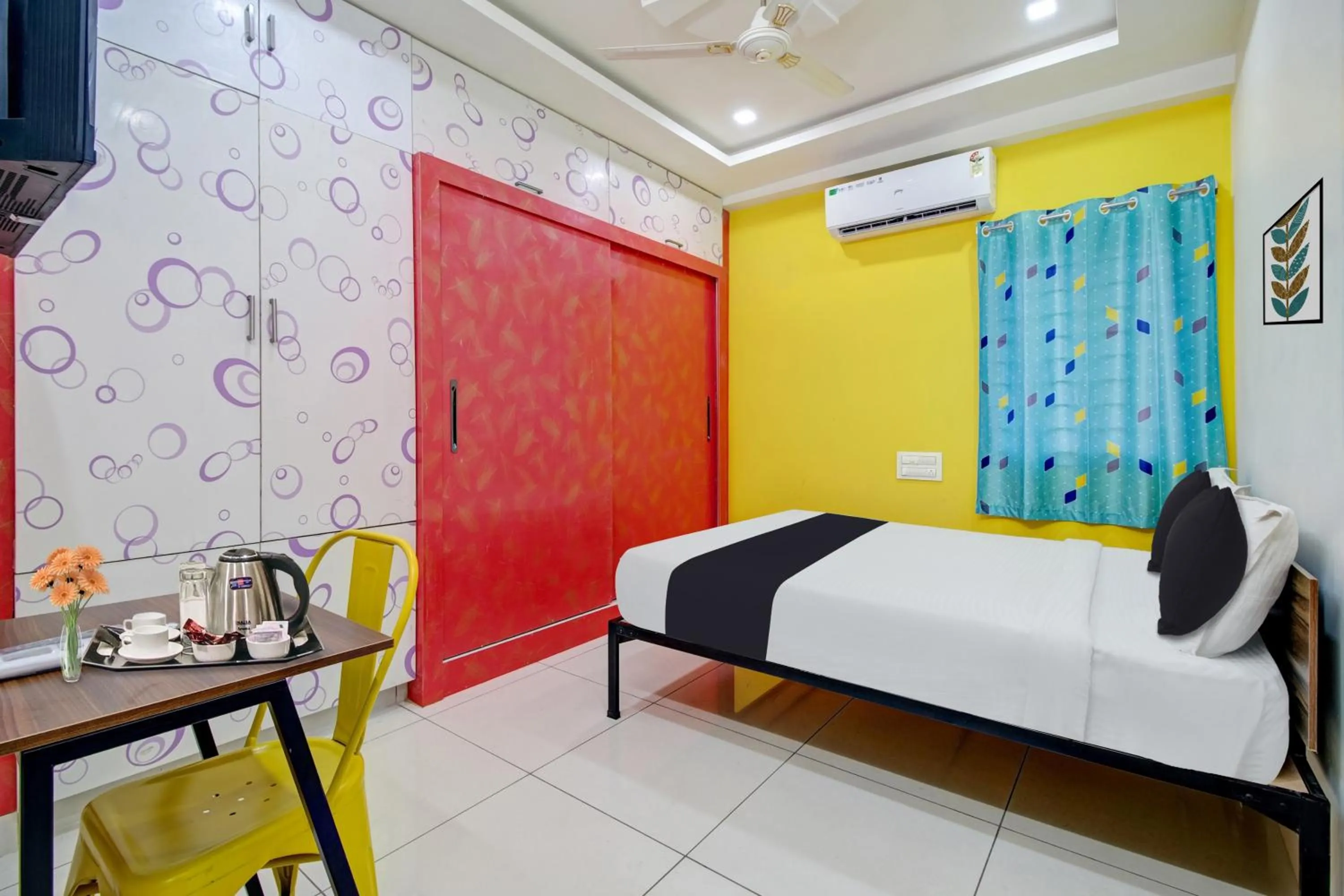 Bedroom, Bed in Super Hotel O Amaravathi Road Annapurna Nagar