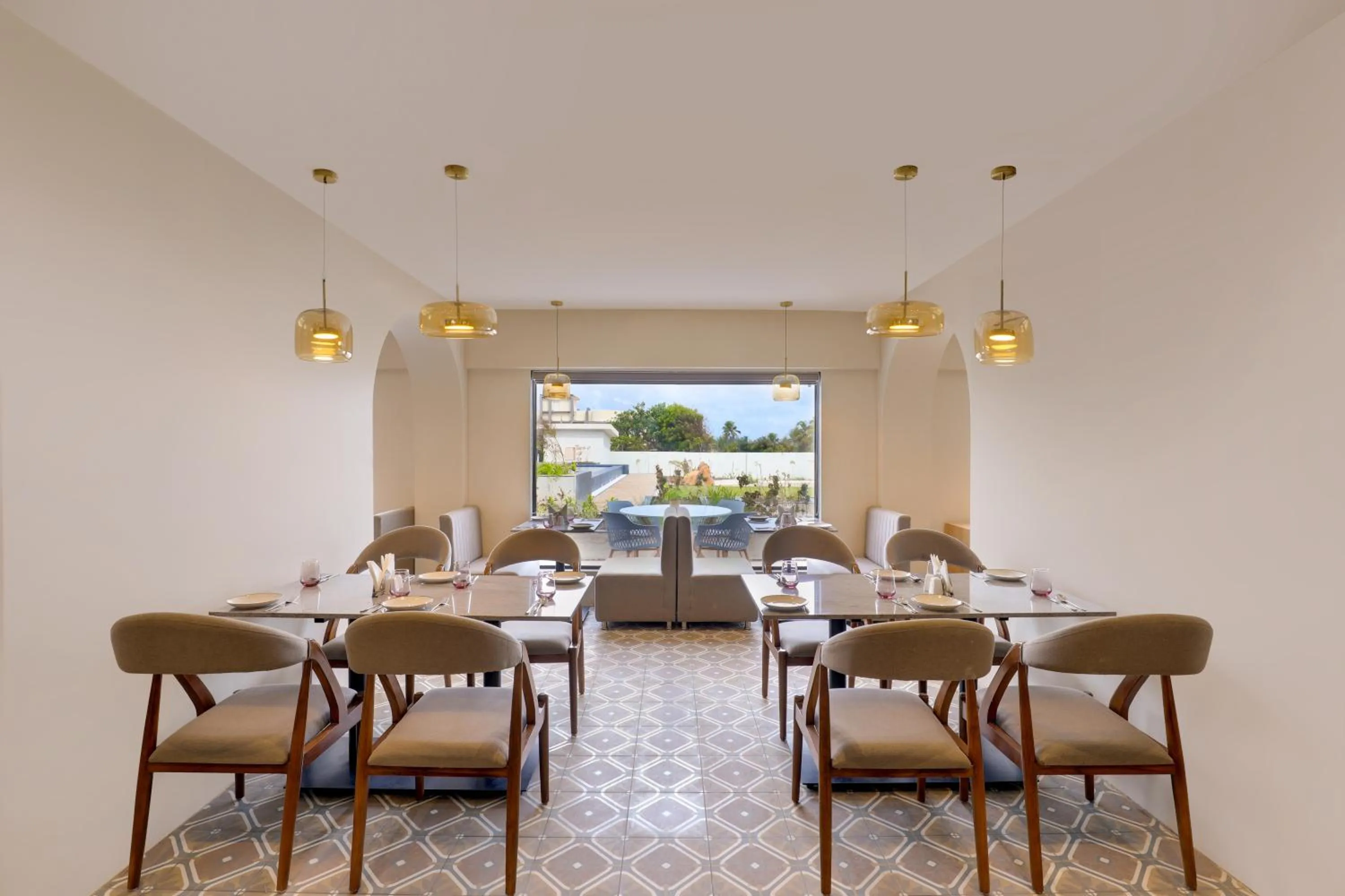 Restaurant/places to eat in Lemon Tree Resort, Somnath