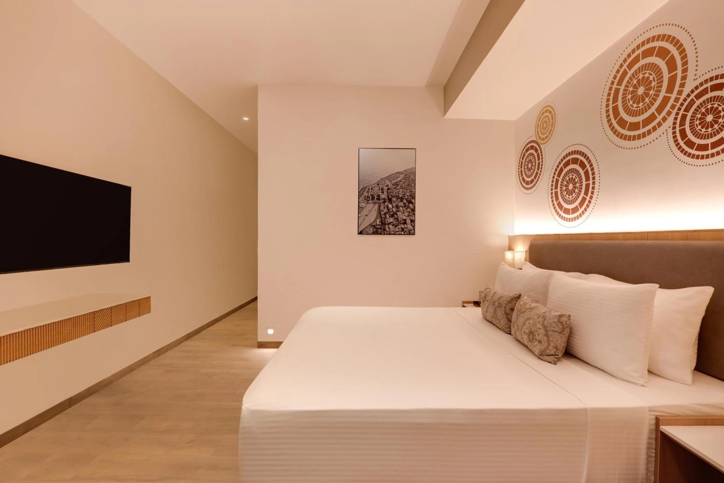 Photo of the whole room, Bed in Lemon Tree Resort, Somnath