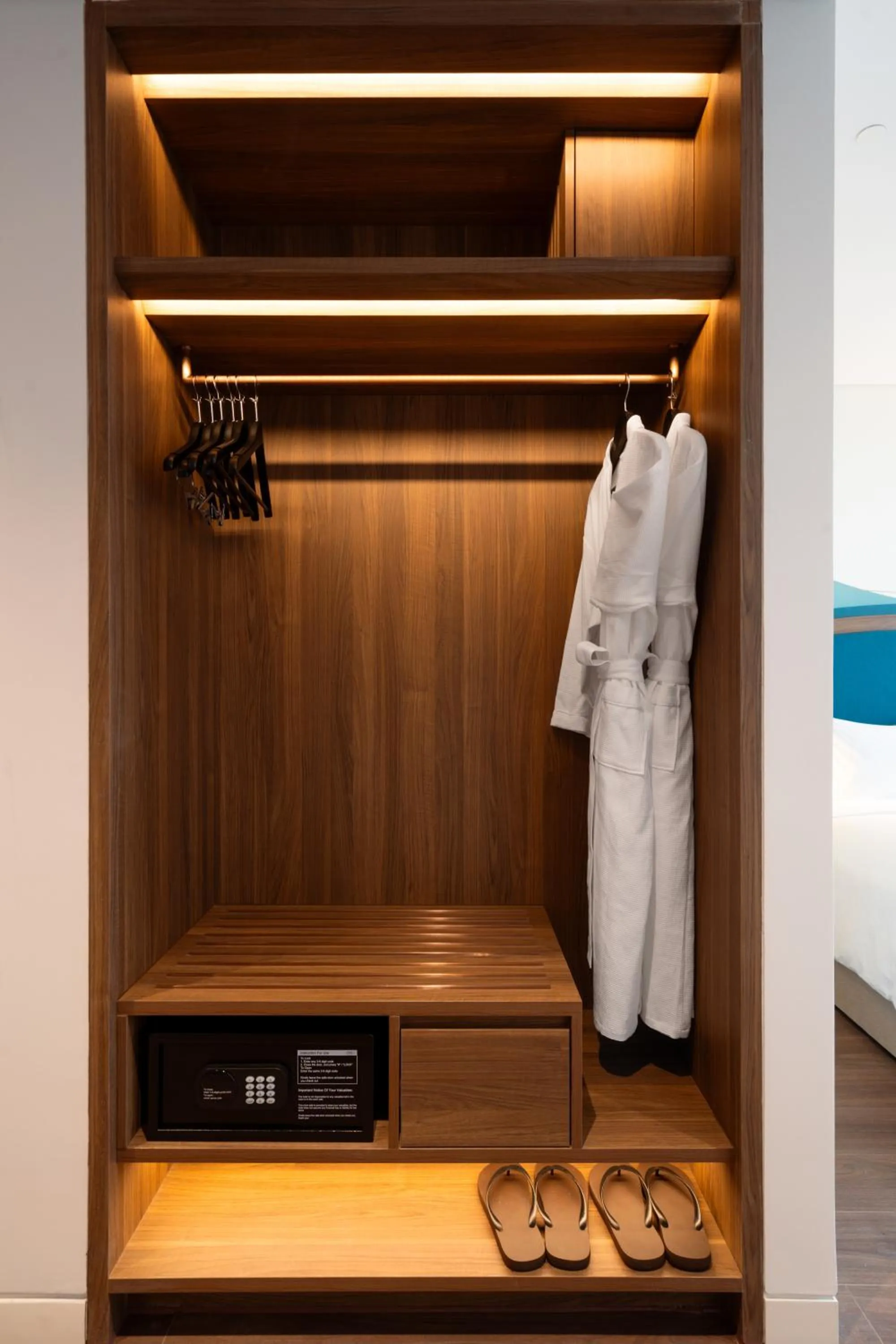 wardrobe in Wyndham Garden Sonasea Van Don