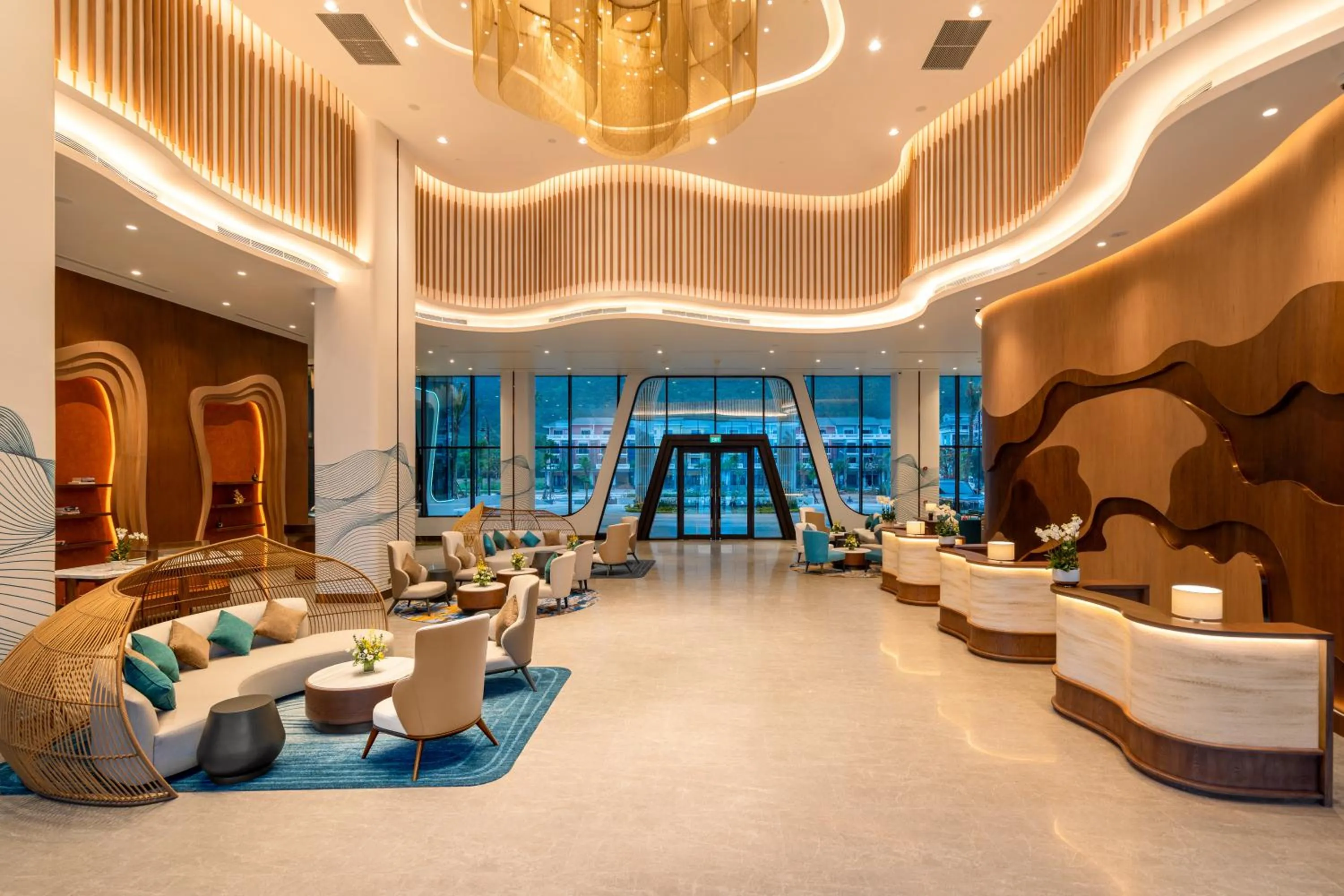 Lobby or reception in Wyndham Garden Sonasea Van Don