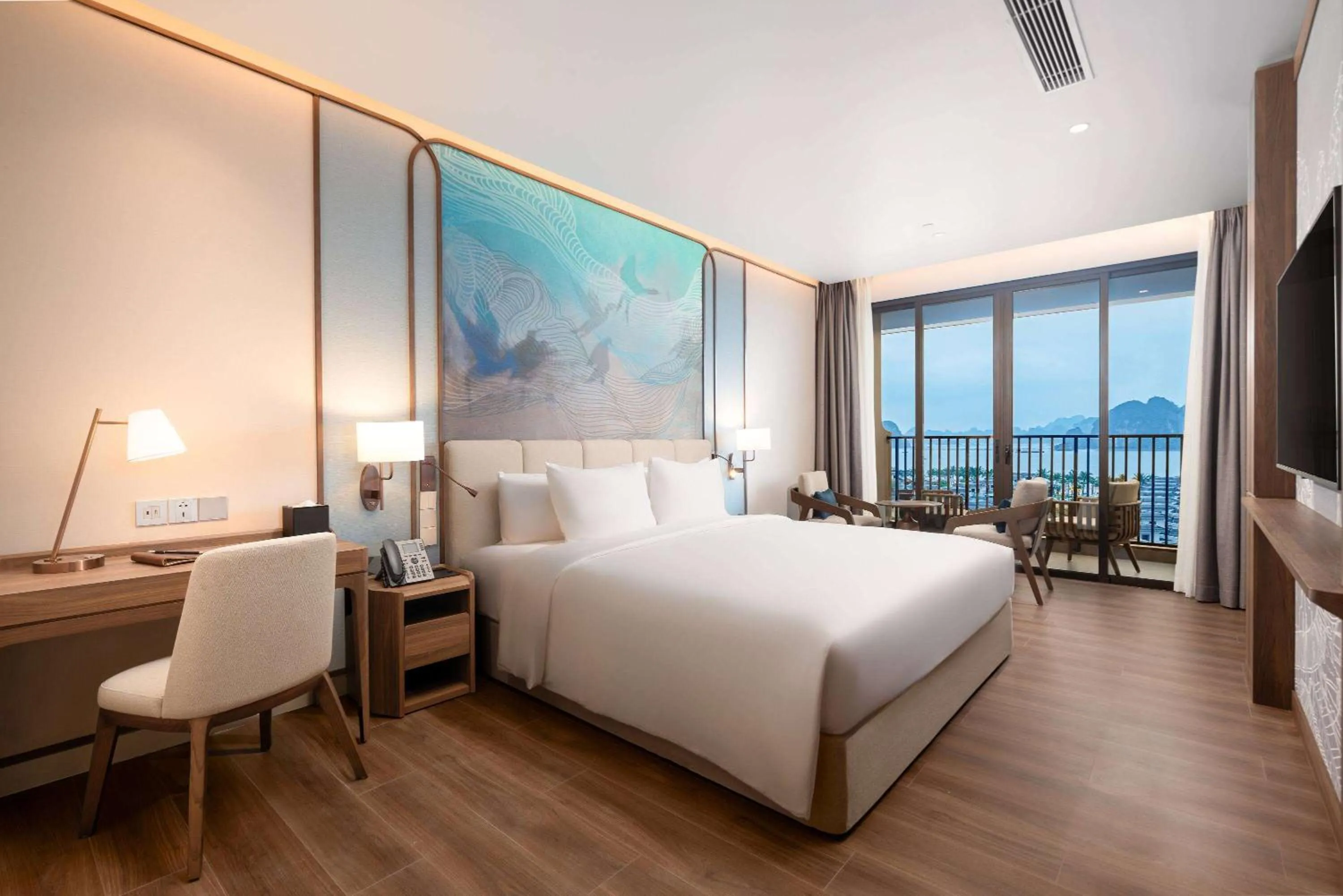 Bed in Wyndham Garden Sonasea Van Don