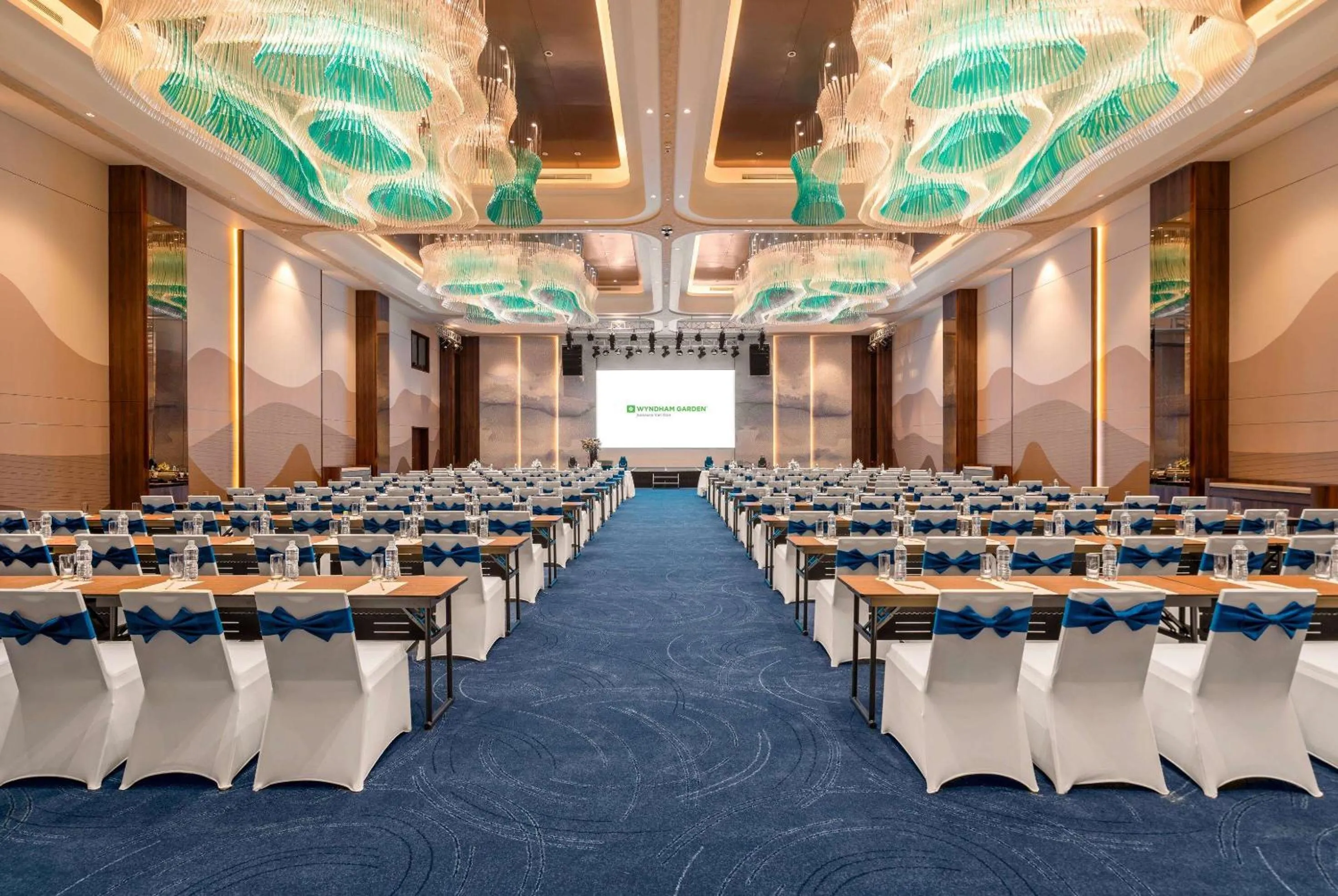 Meeting/conference room in Wyndham Garden Sonasea Van Don