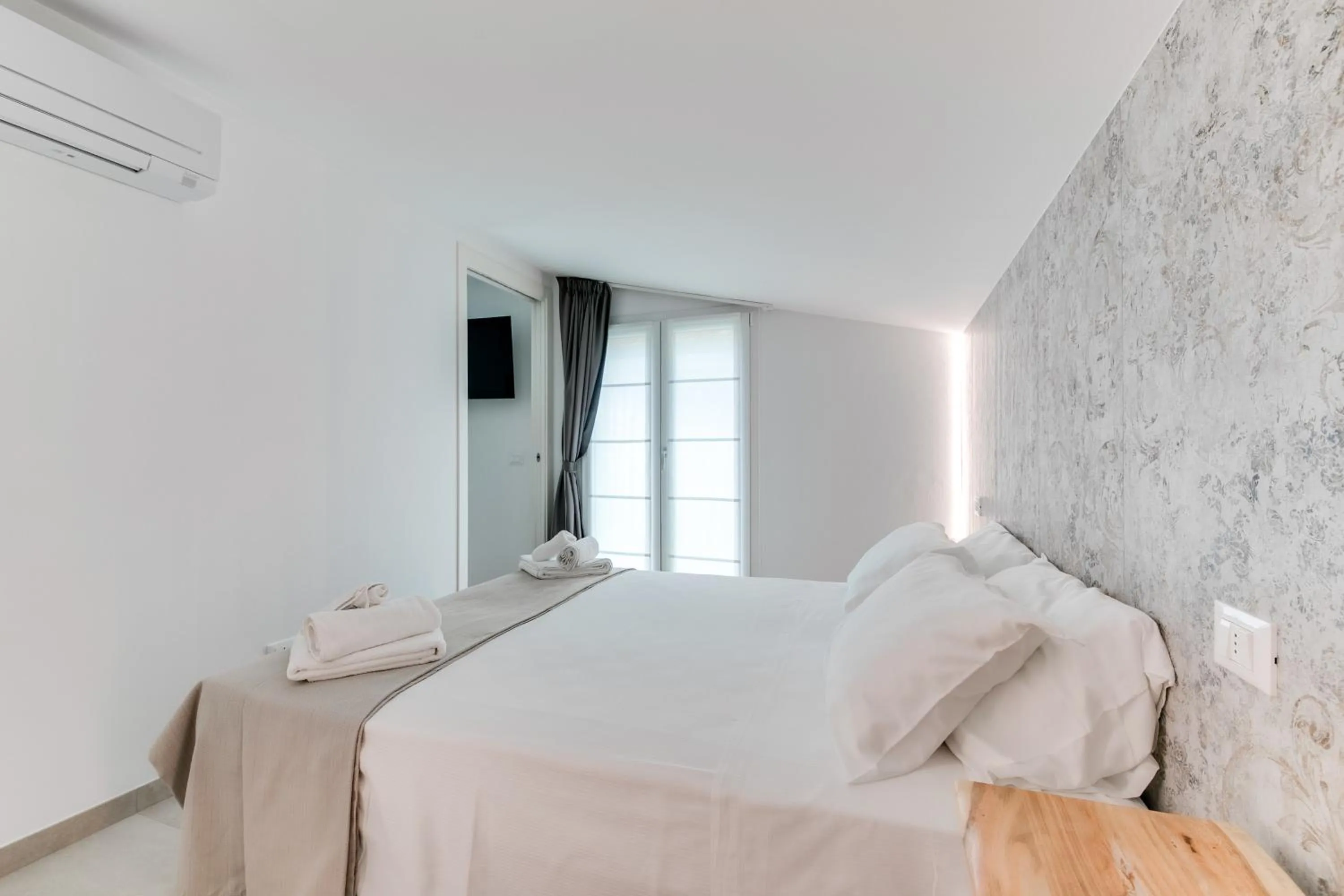 Bedroom, Bed in Residence Diffuso Arcobaleno