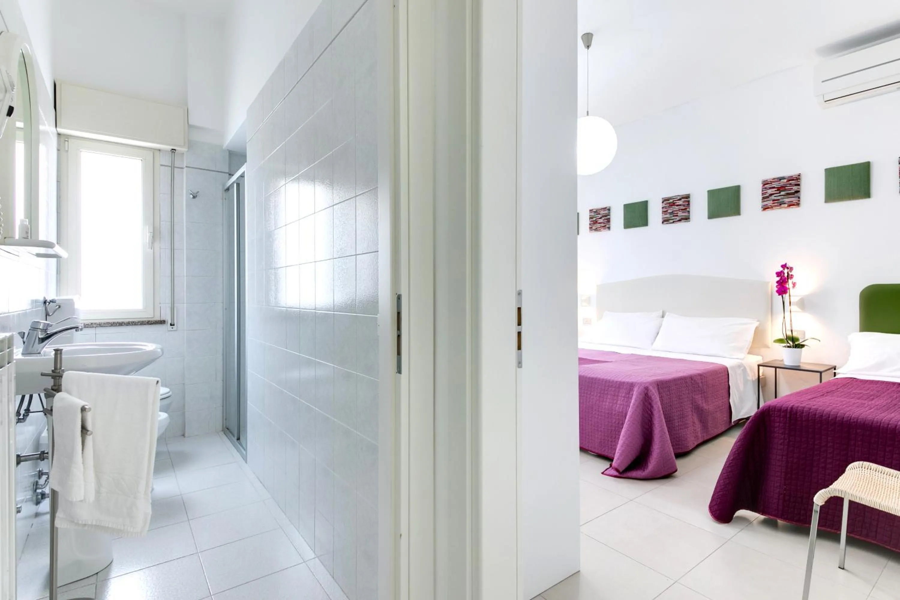Shower, Bed in Residence Diffuso Arcobaleno