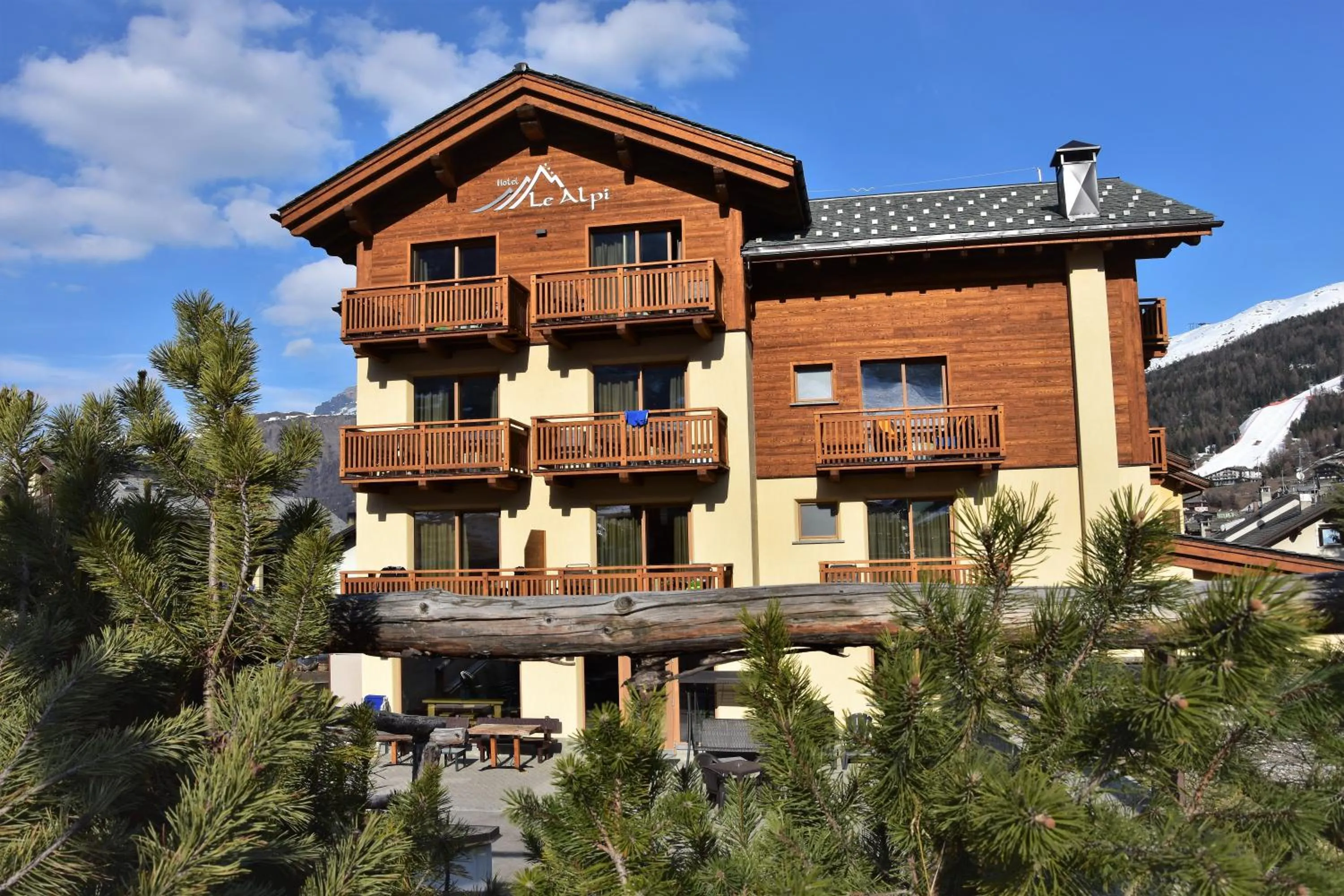 Property building in Hotel Le Alpi