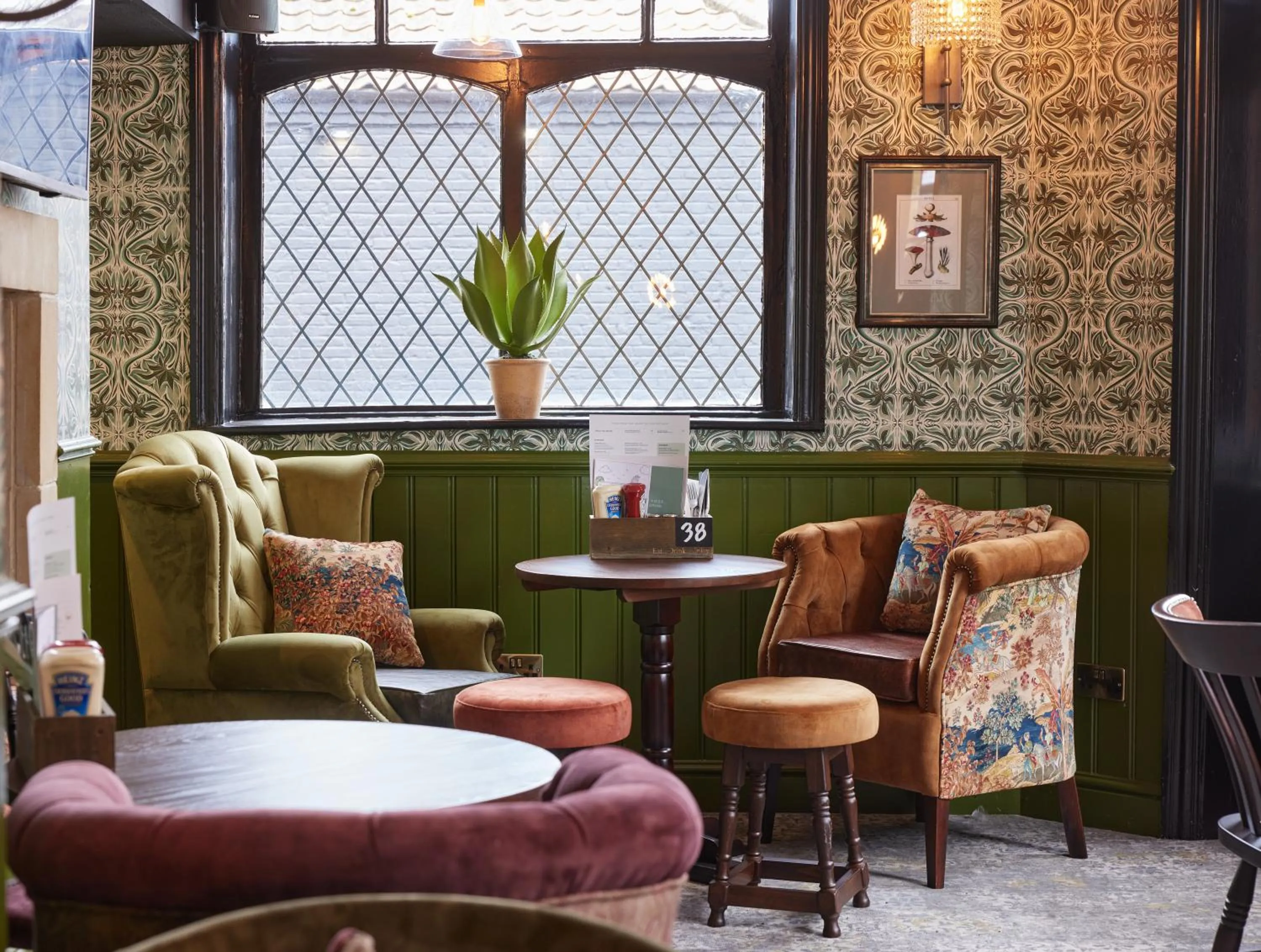 Decorative detail in The Kings Head Wroxham by Greene King Inns