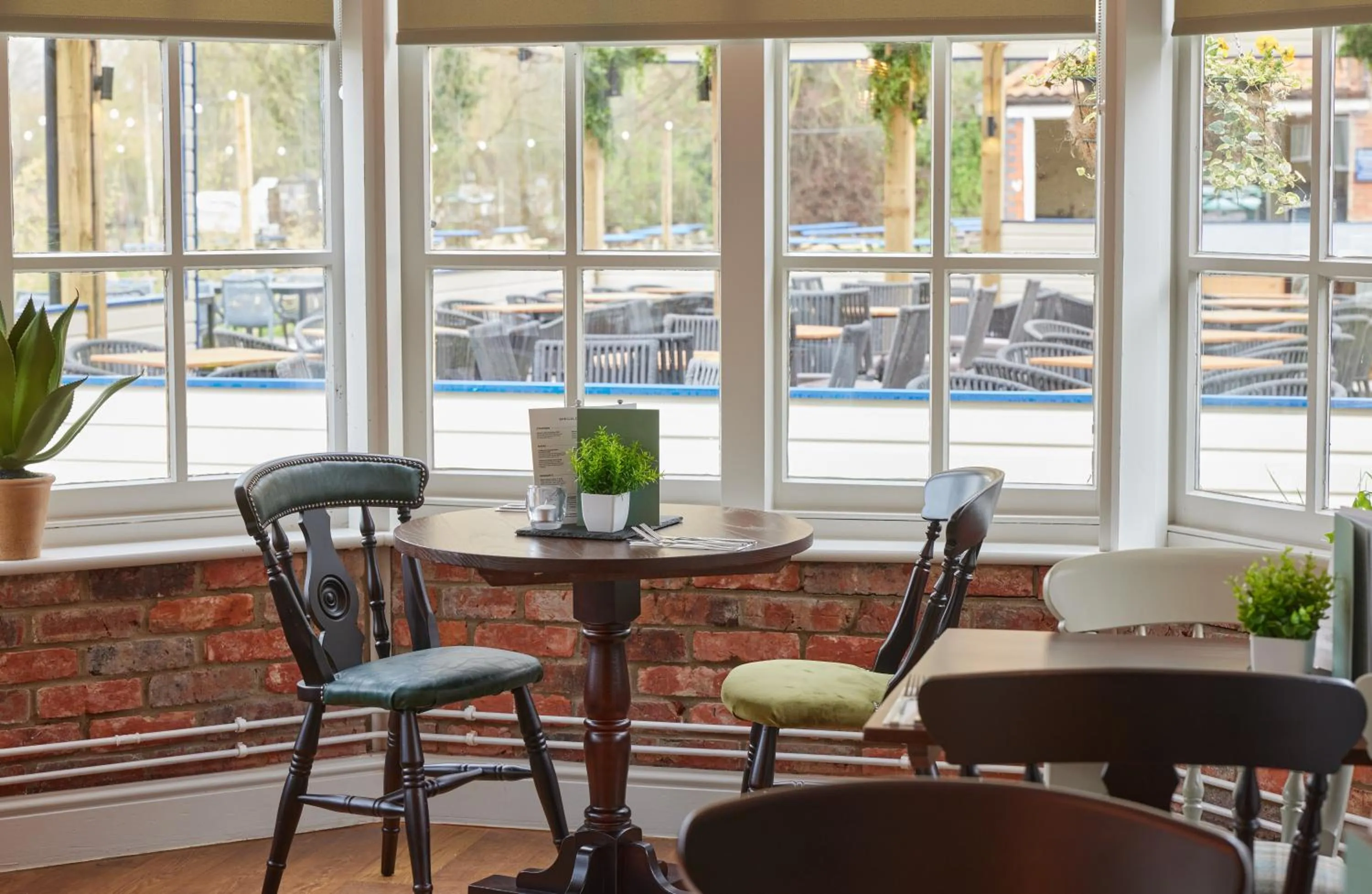 Restaurant/places to eat in The Kings Head Wroxham by Greene King Inns