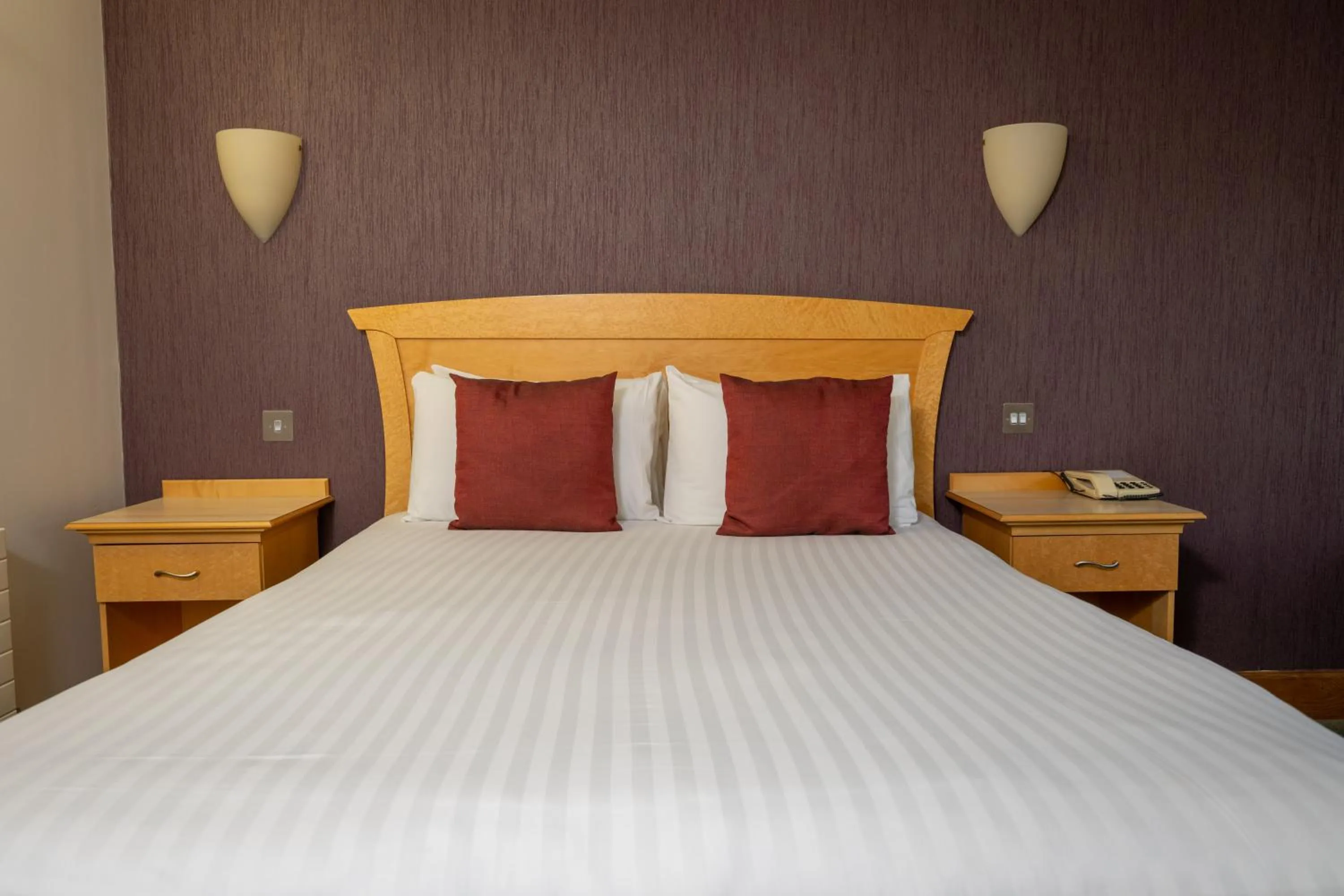 Bed in Hellidon Lakes Hotel