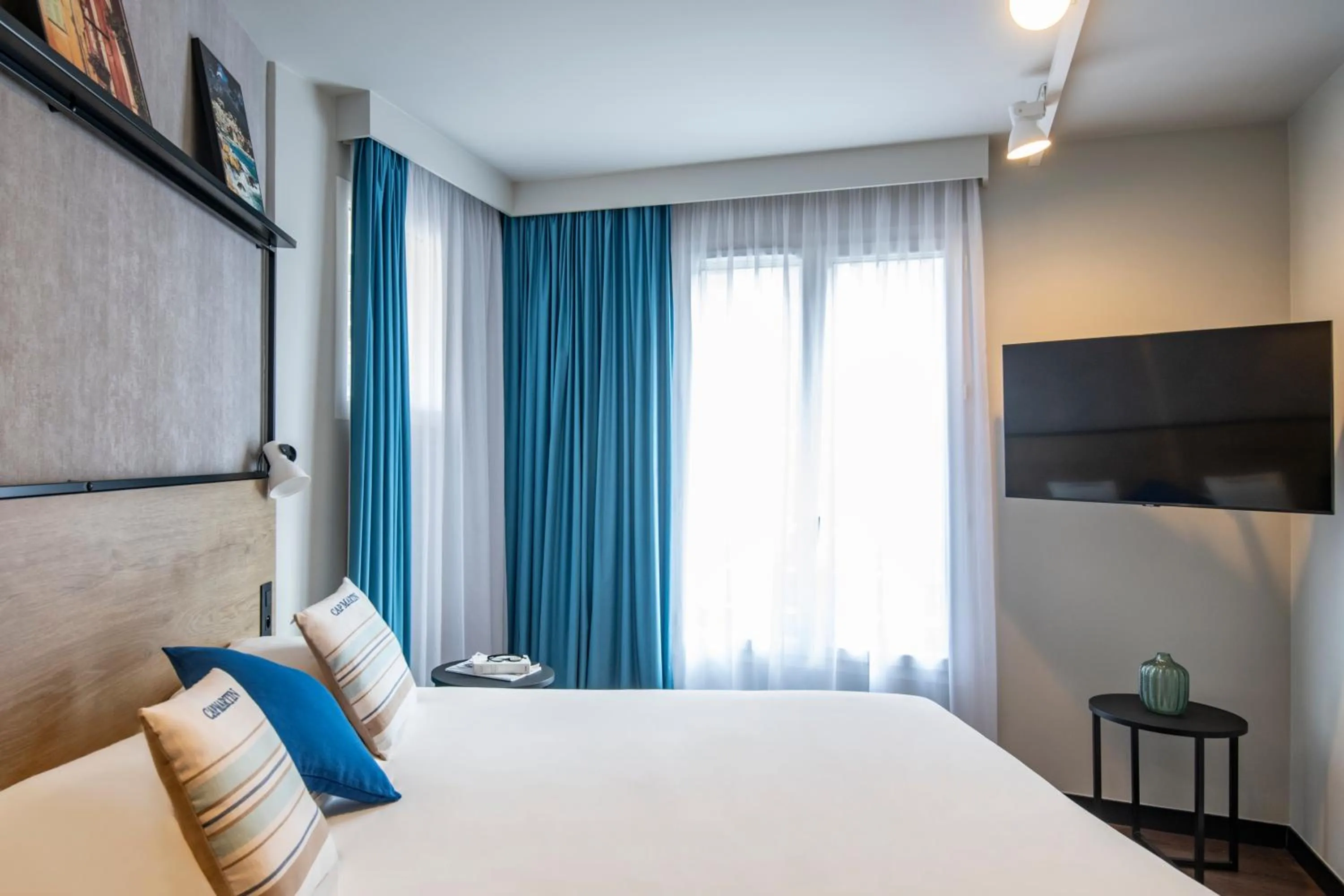 Bed in Ibis Roquebrune Cap Martin Menton