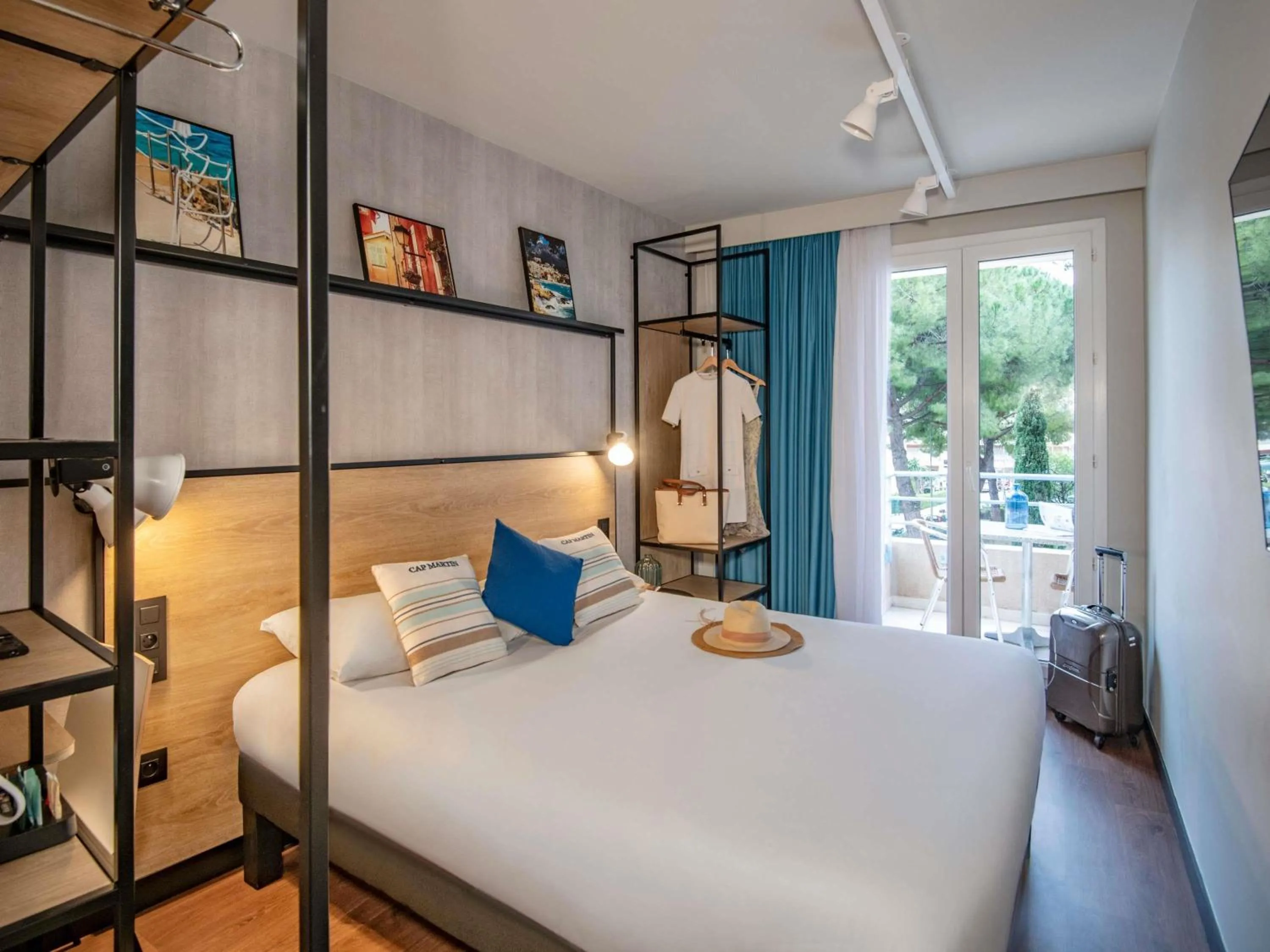 Bedroom, Bed in Ibis Roquebrune Cap Martin Menton