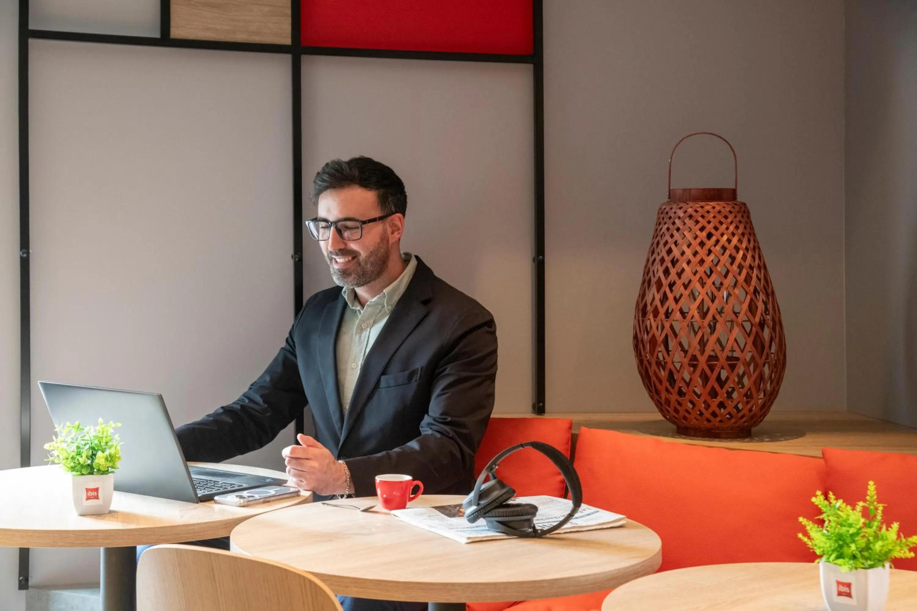 Communal lounge/ TV room in Ibis Roquebrune Cap Martin Menton