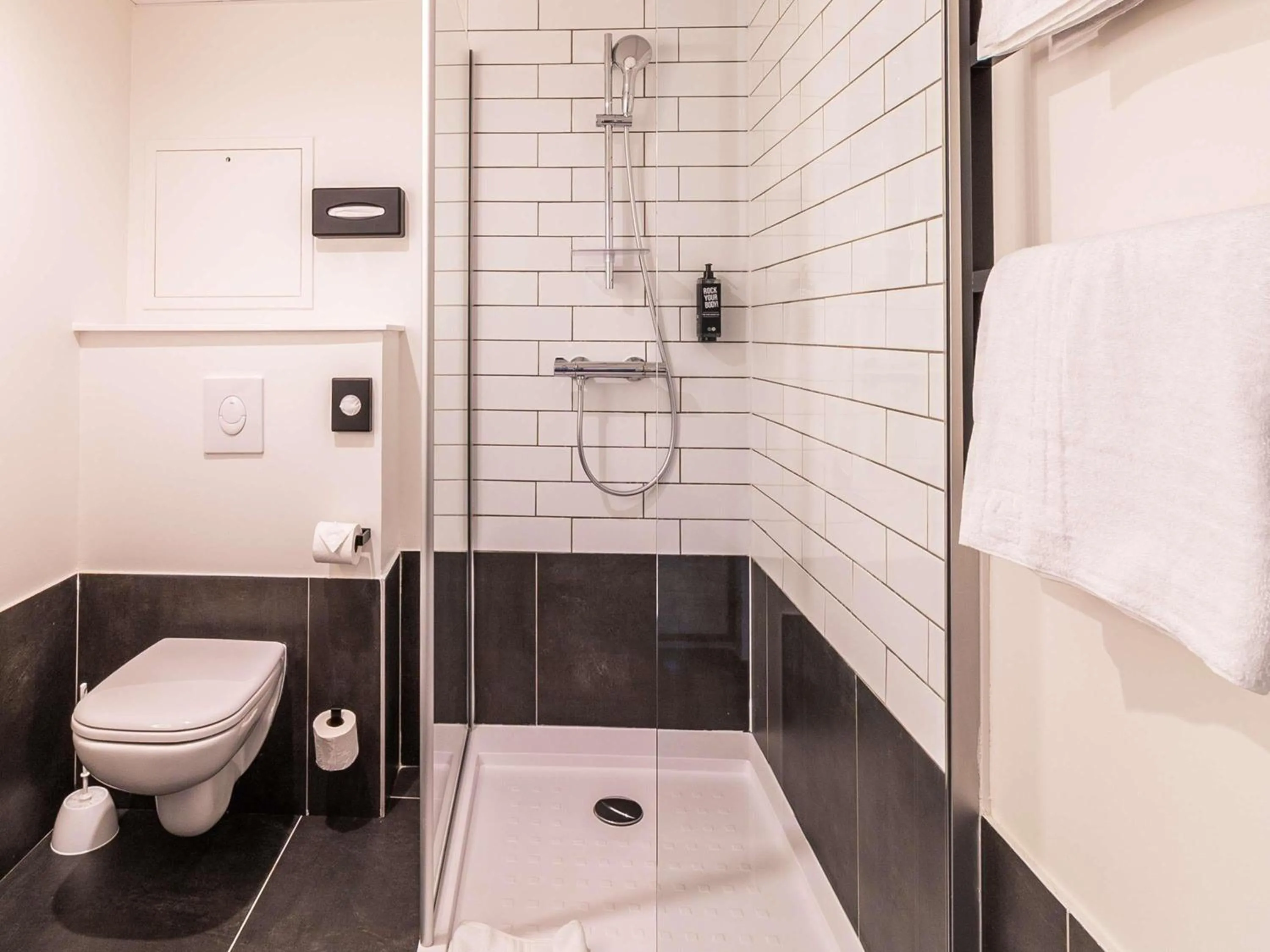 Bedroom in Ibis Roquebrune Cap Martin Menton