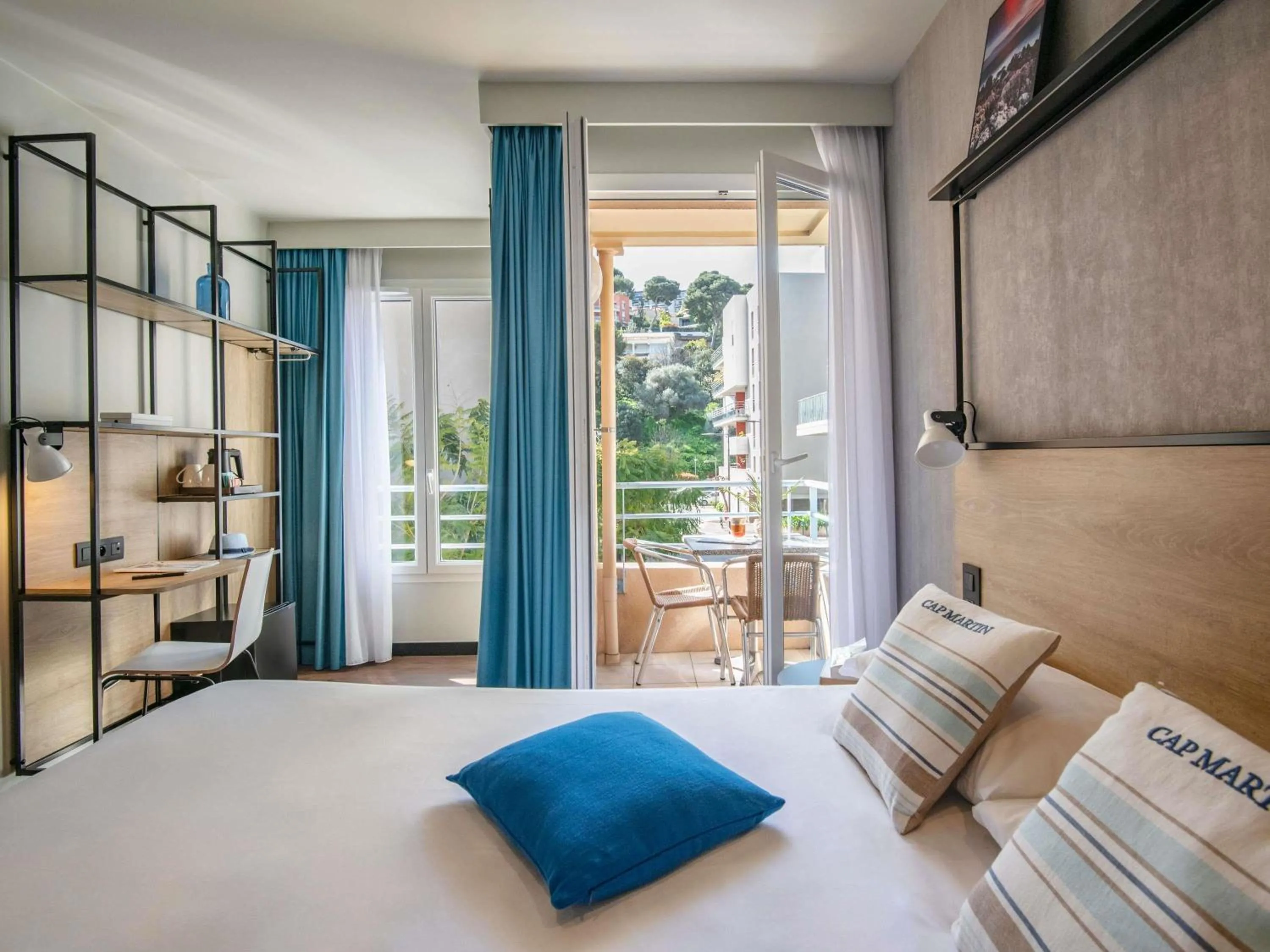 Bedroom, Bed in Ibis Roquebrune Cap Martin Menton