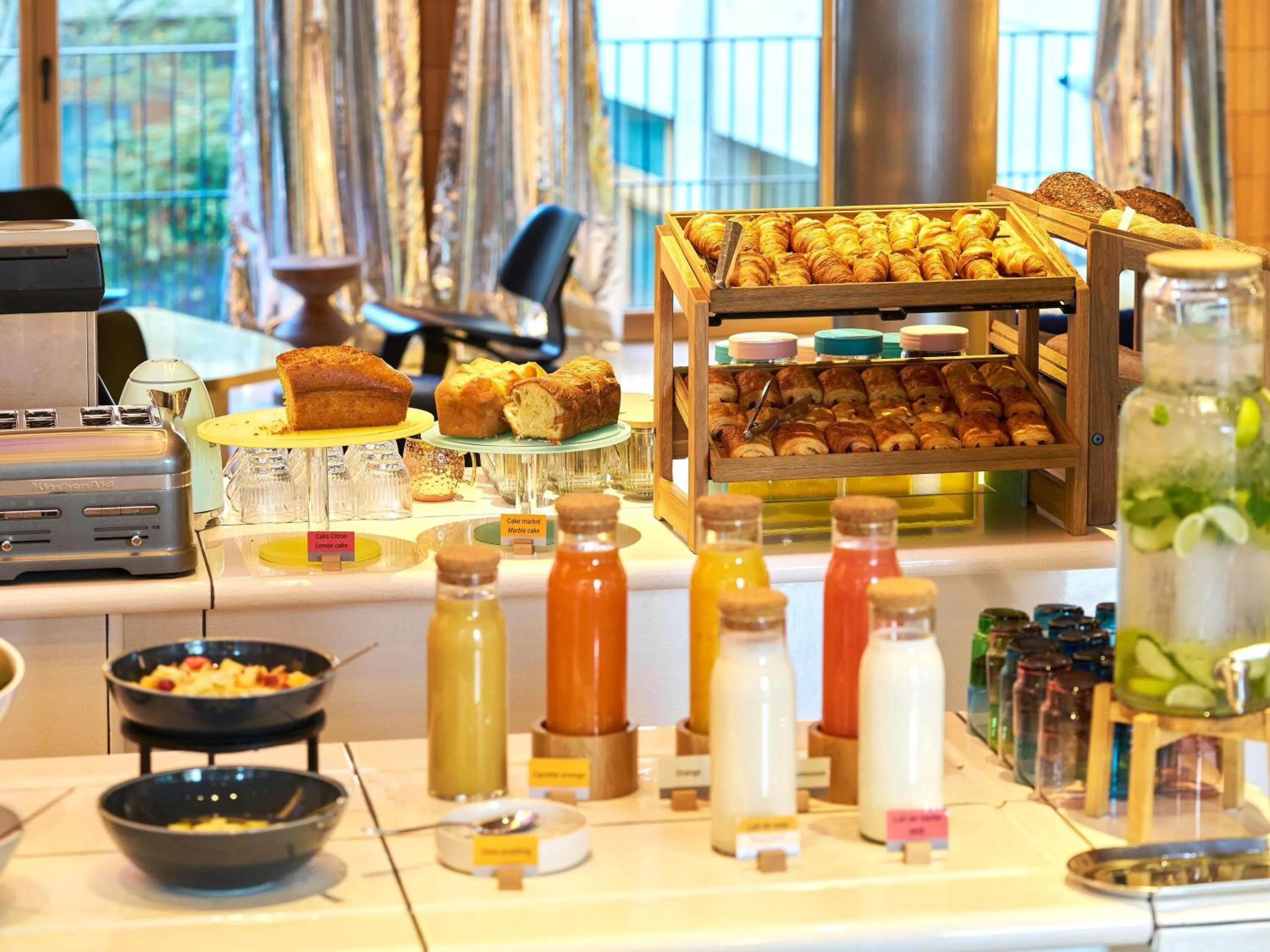 Breakfast in TRIBE Paris Clichy