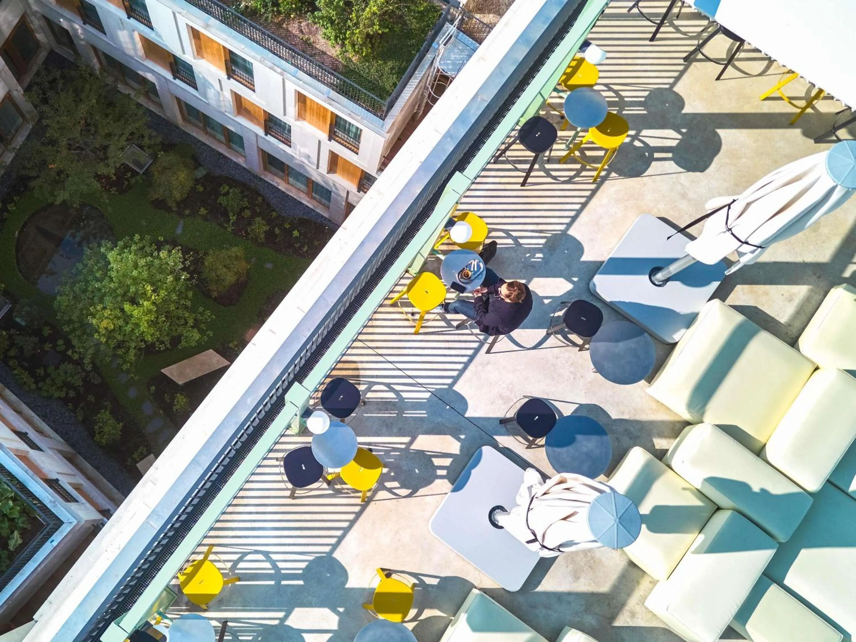 Lounge or bar in TRIBE Paris Clichy