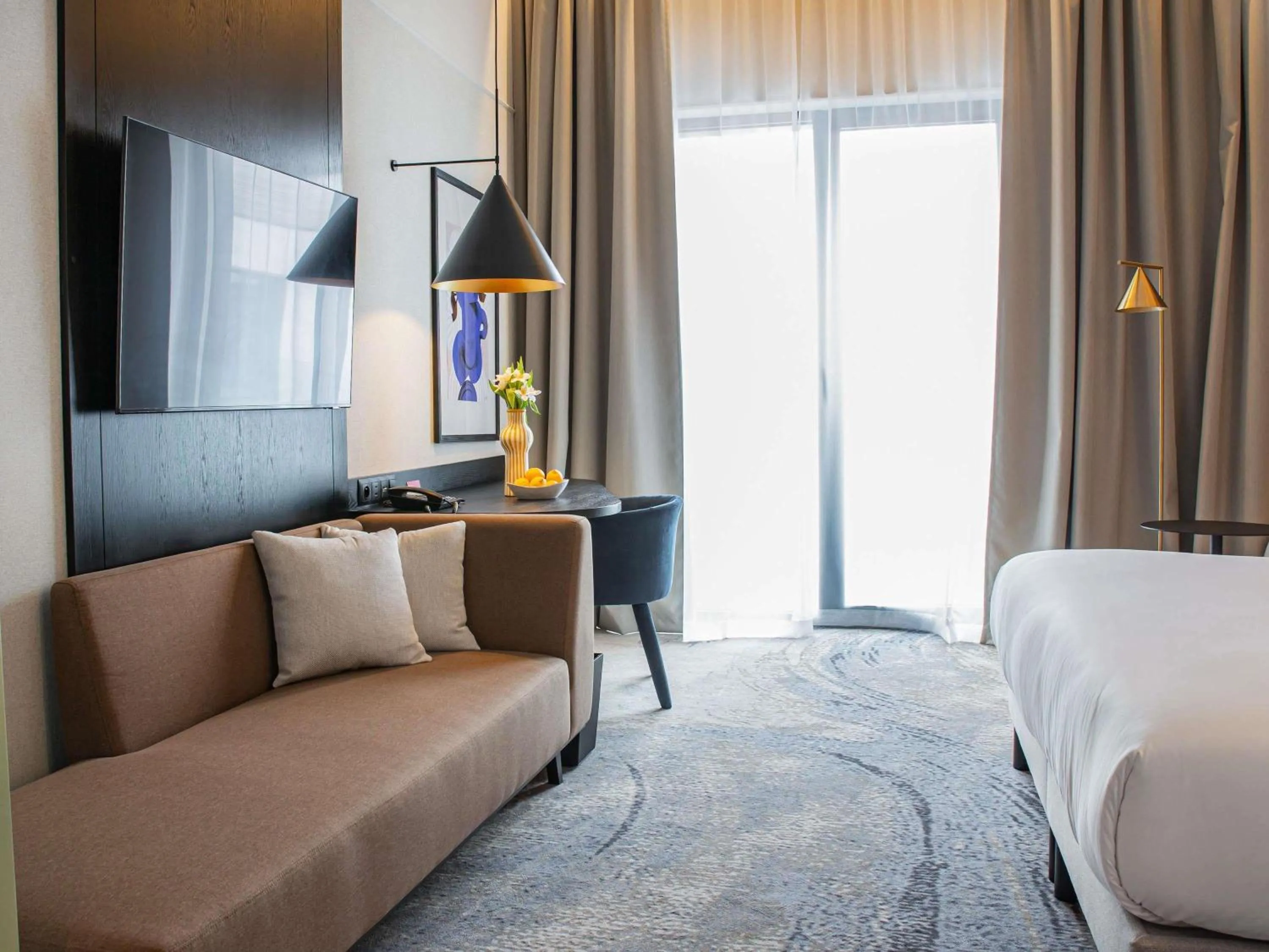 Bedroom, Bed in Mövenpick Grand Hotel Wroclaw