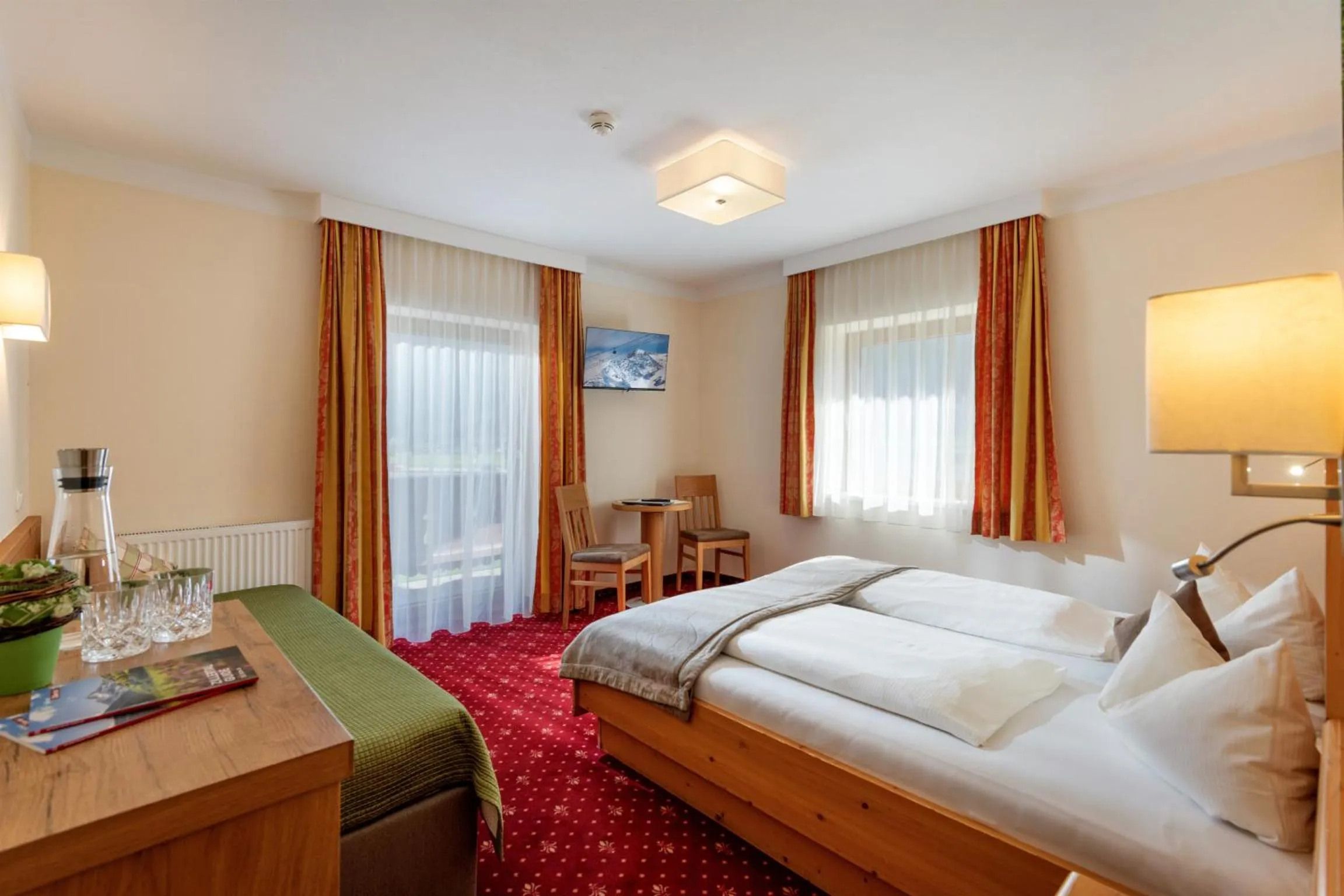 Bed in Hotel Garni Birkenhof