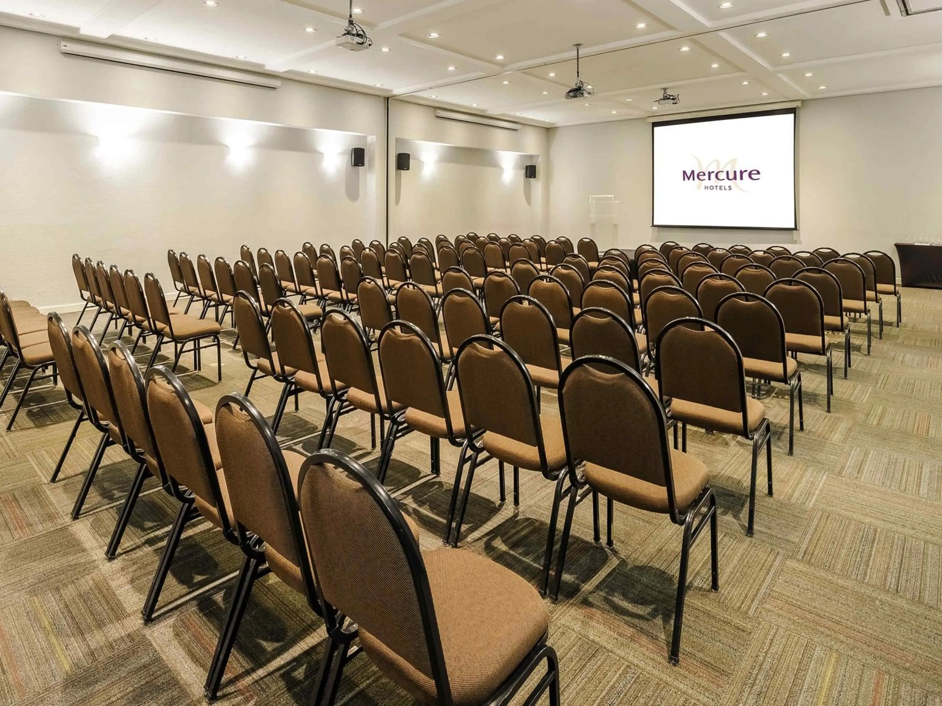 Meeting/conference room in Mercure Guarulhos Aeroporto