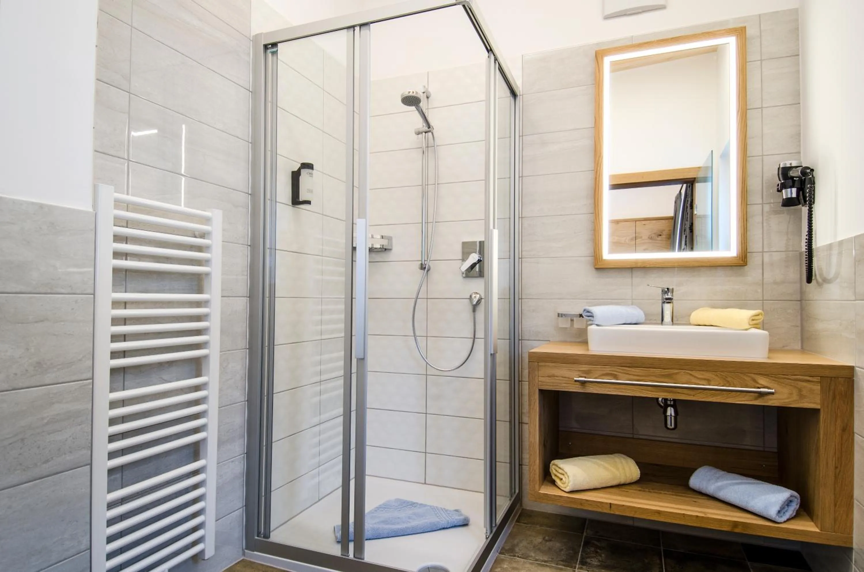 Shower in Hotel Garni Persutt