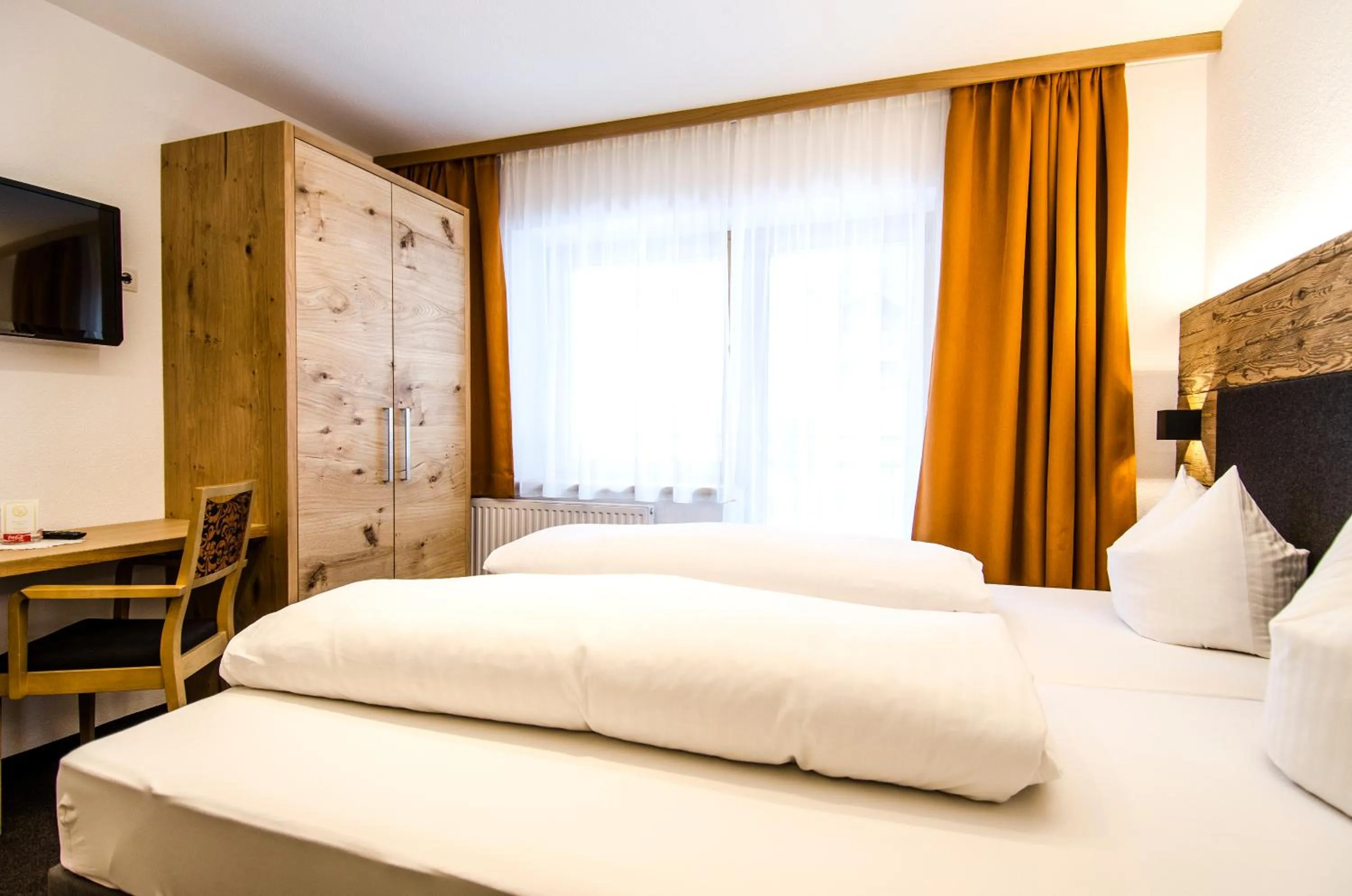 Bedroom, Bed in Hotel Garni Persutt