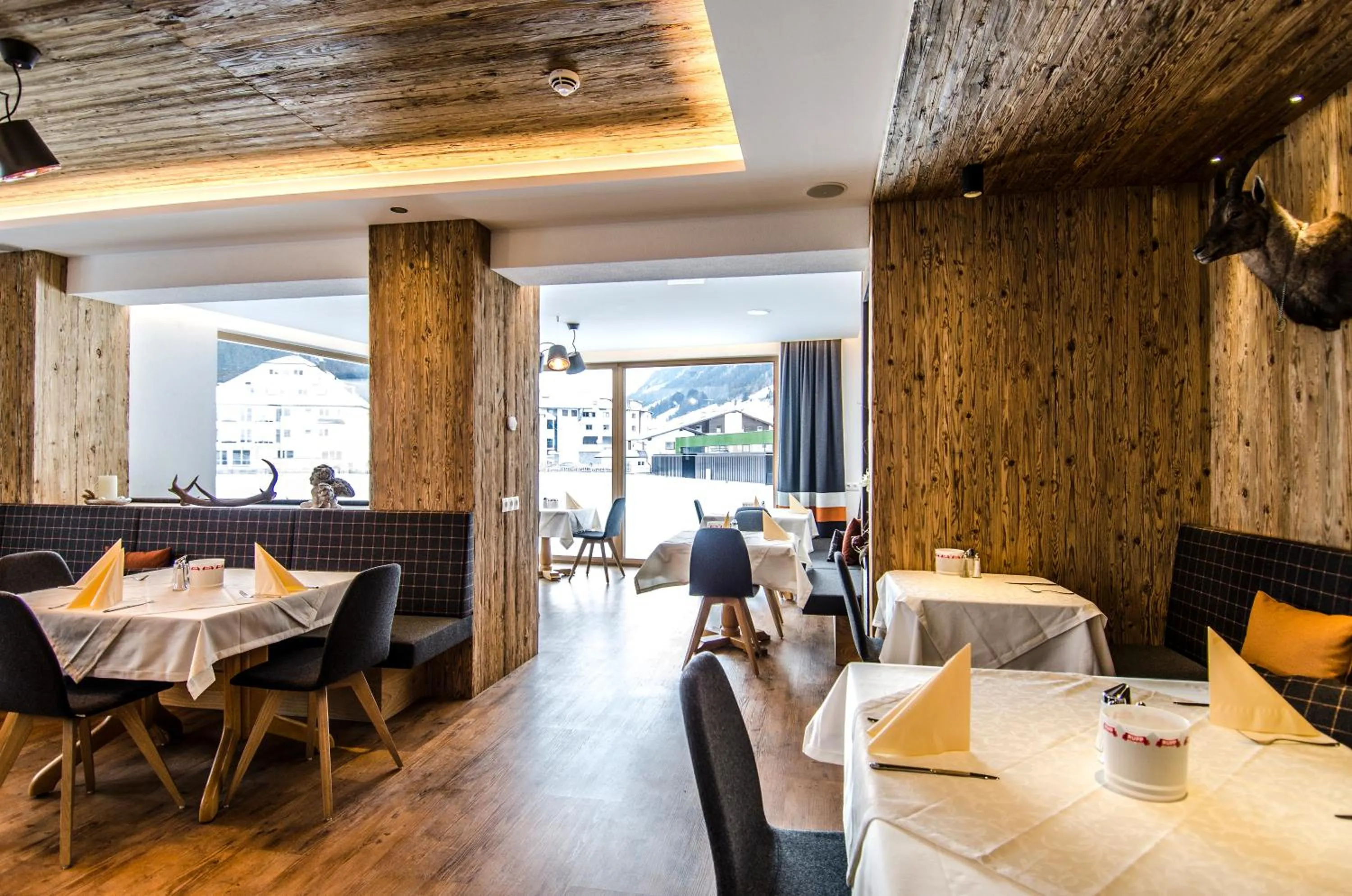 Breakfast in Hotel Garni Persutt