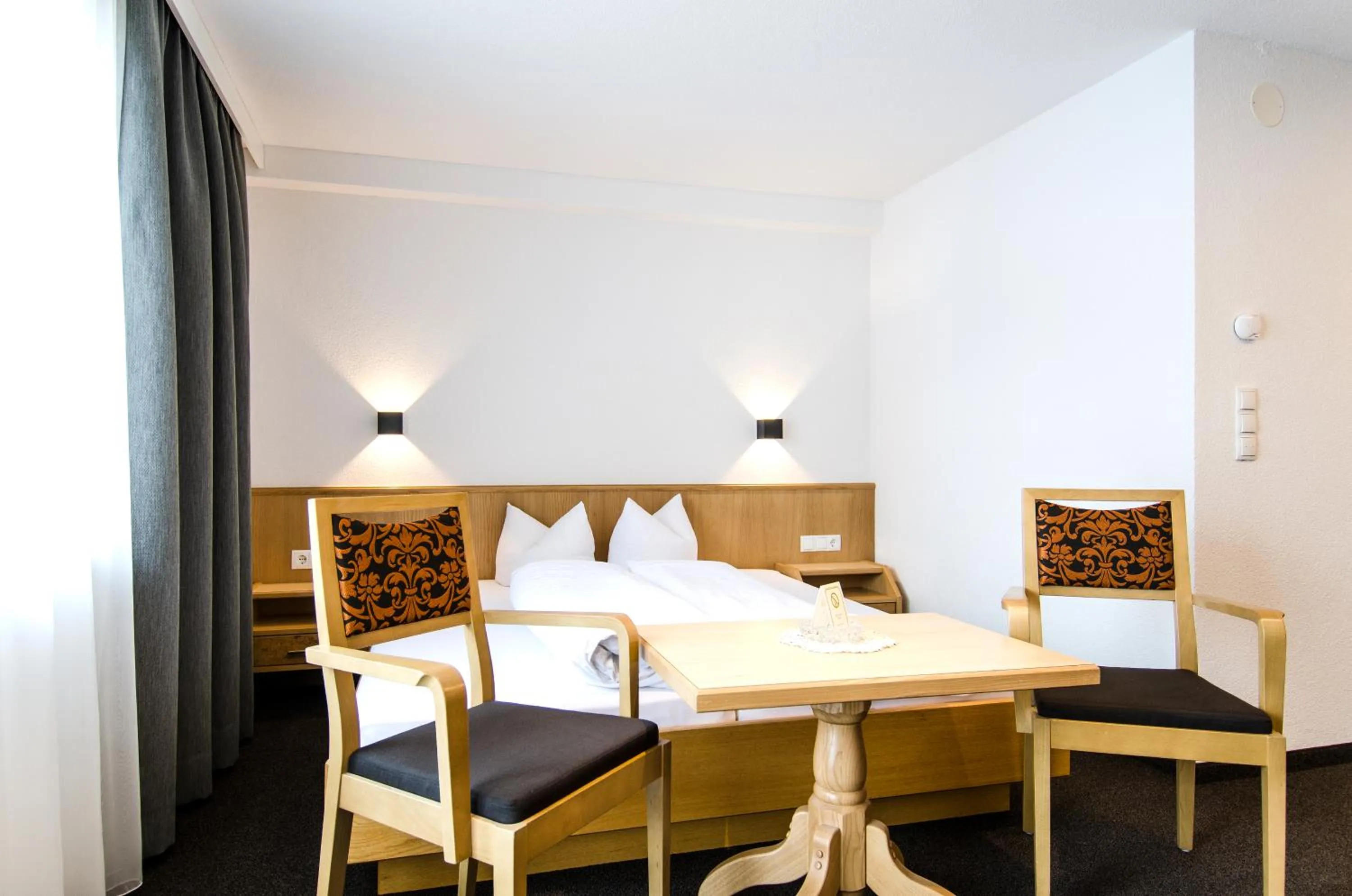 Bedroom in Hotel Garni Persutt