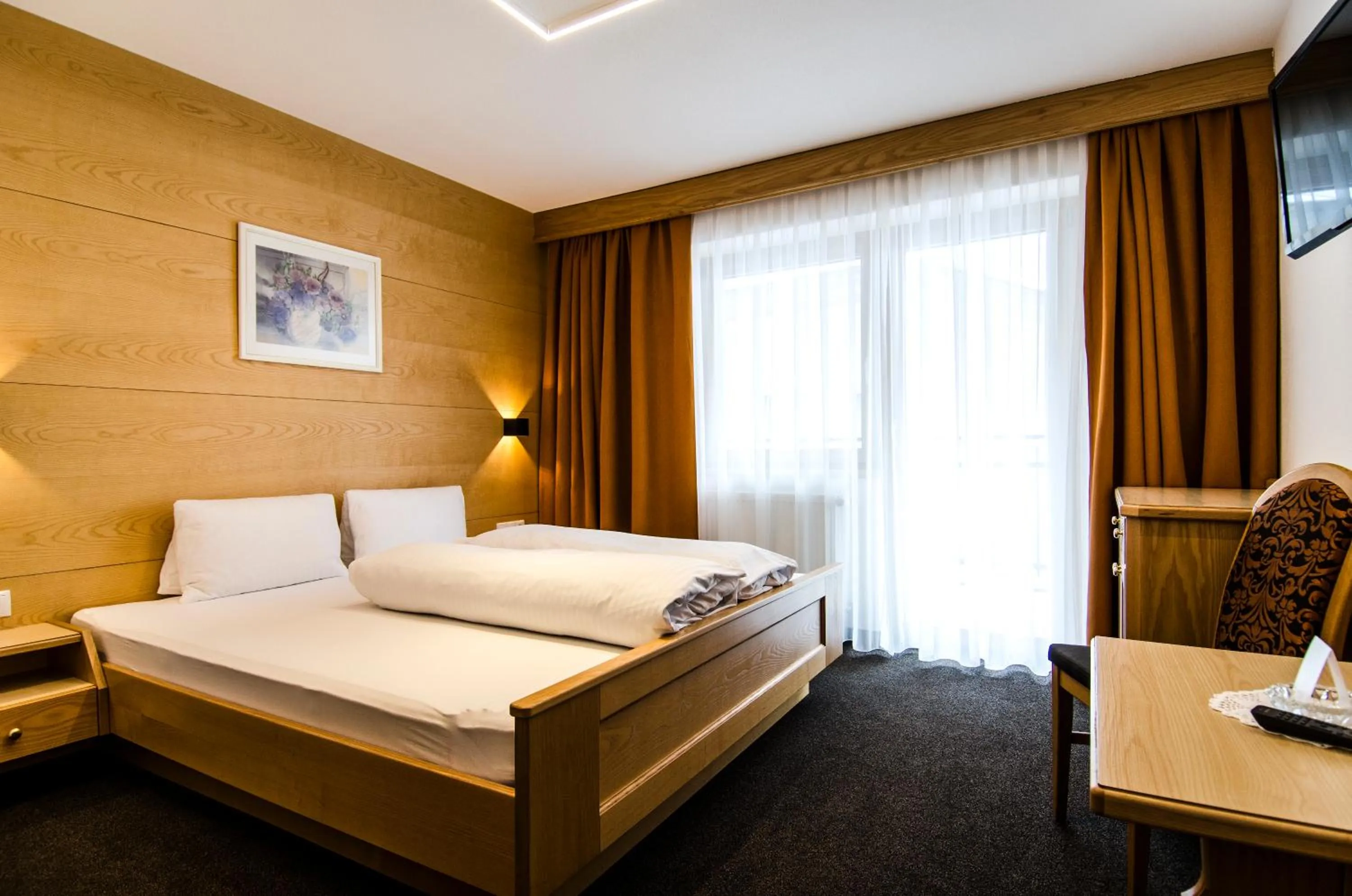 Bedroom, Bed in Hotel Garni Persutt