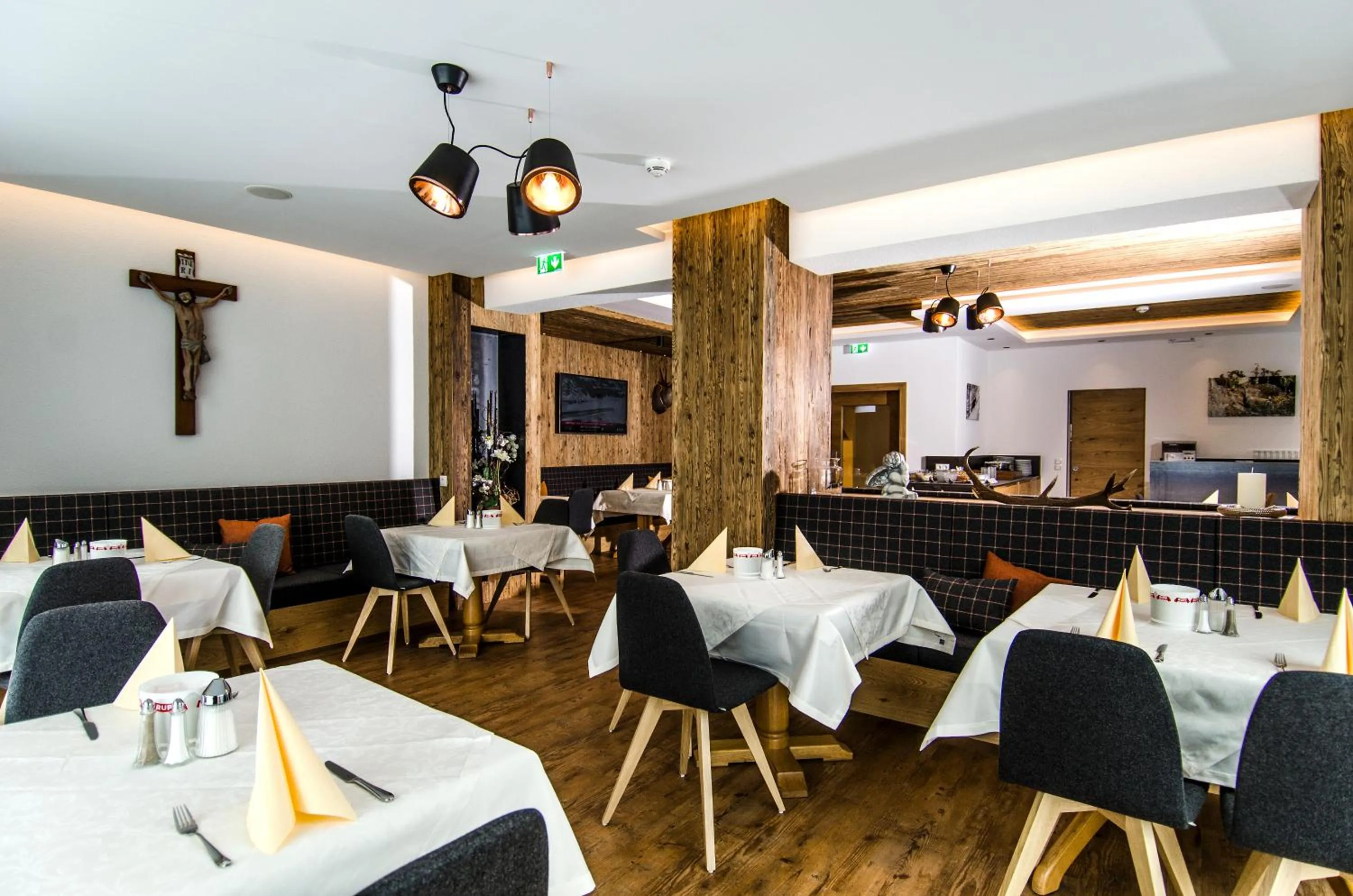 Breakfast in Hotel Garni Persutt