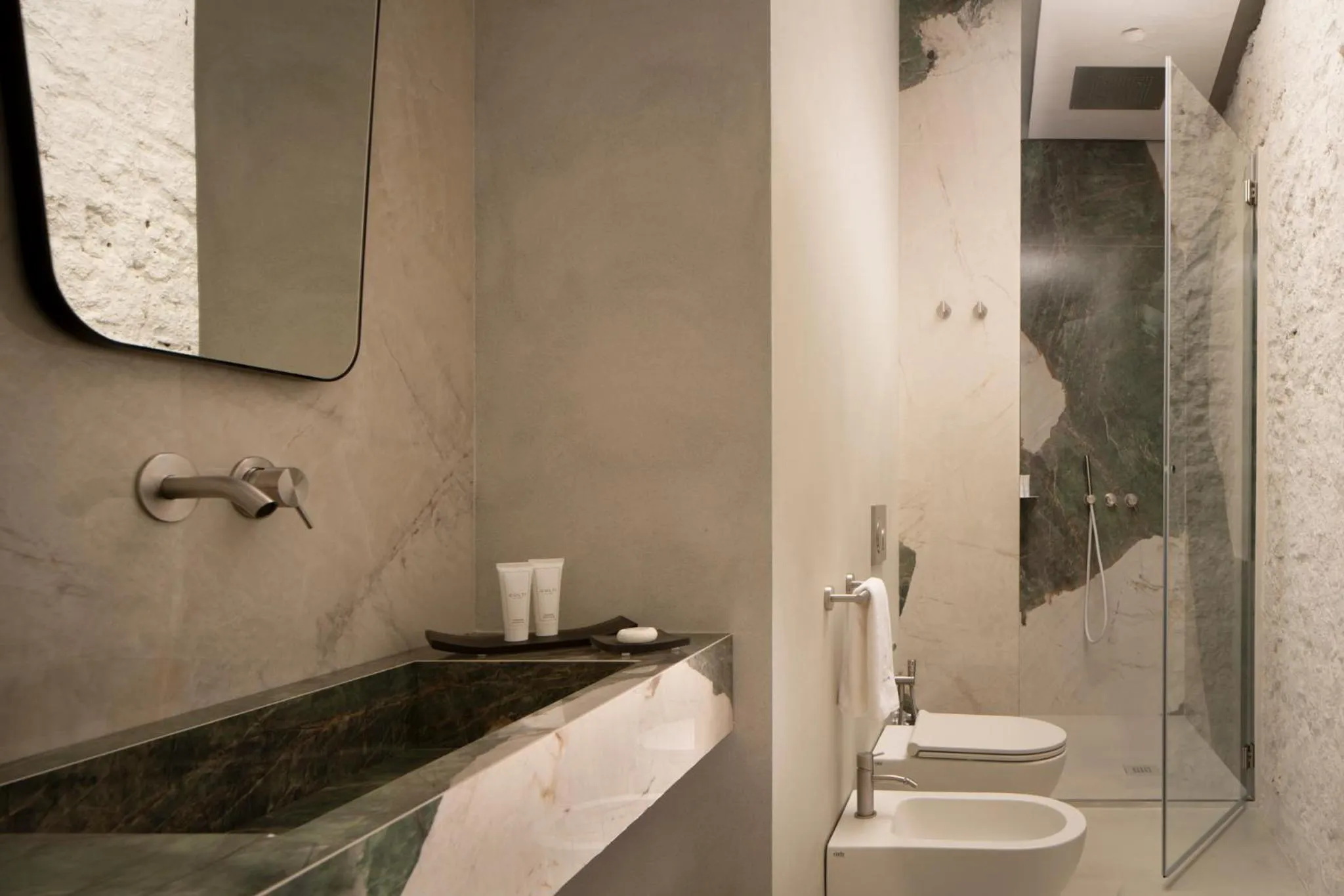 Shower in Demetra Luxury Suites