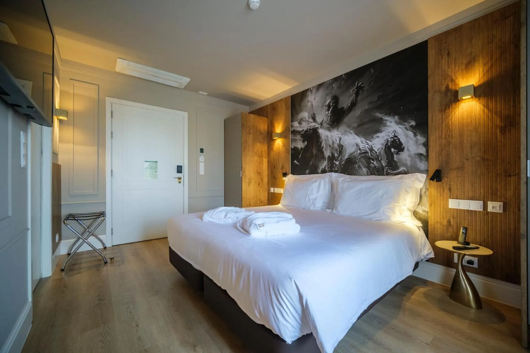 Bed in Azores Book Hotel