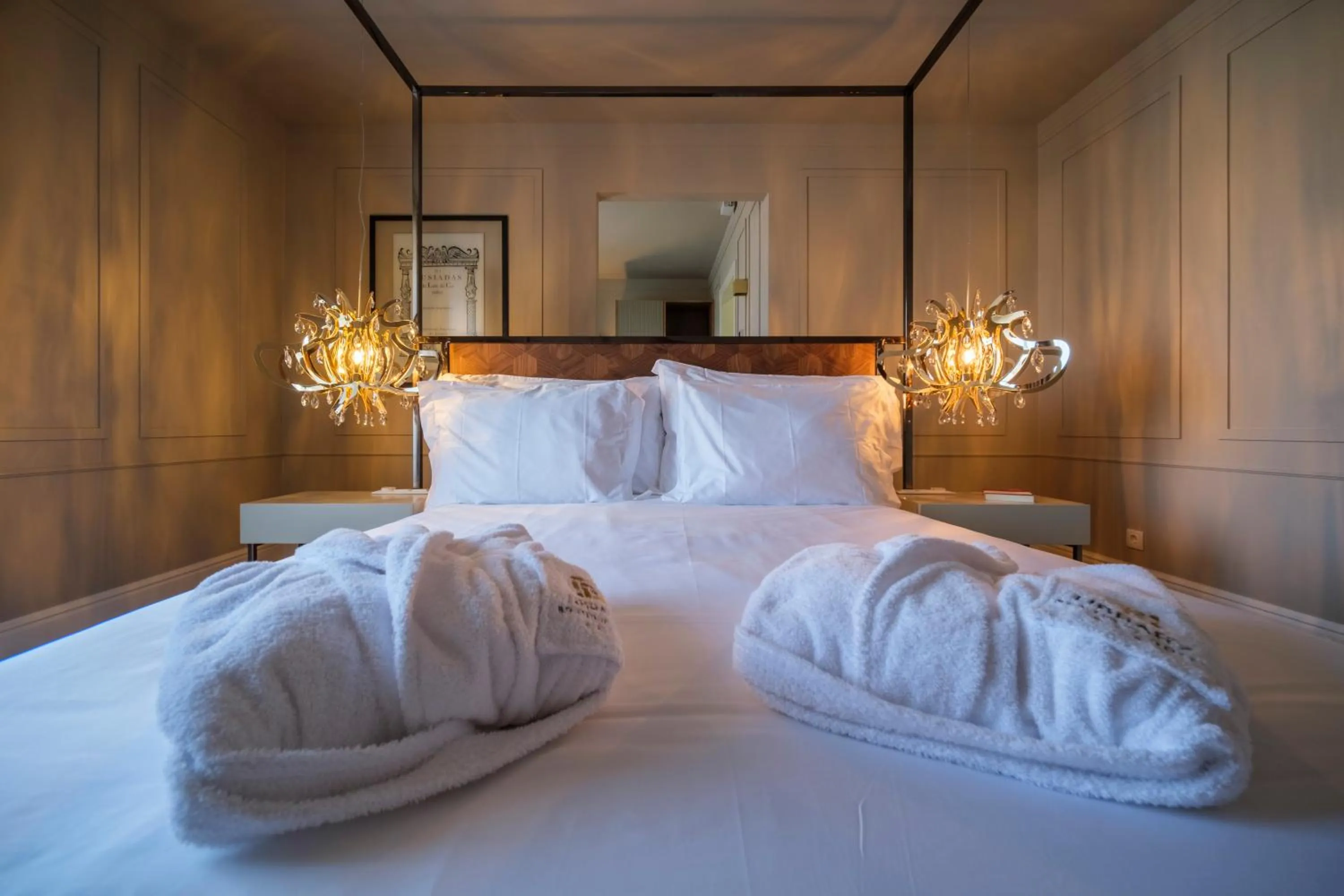 Property building, Bed in Azores Book Hotel