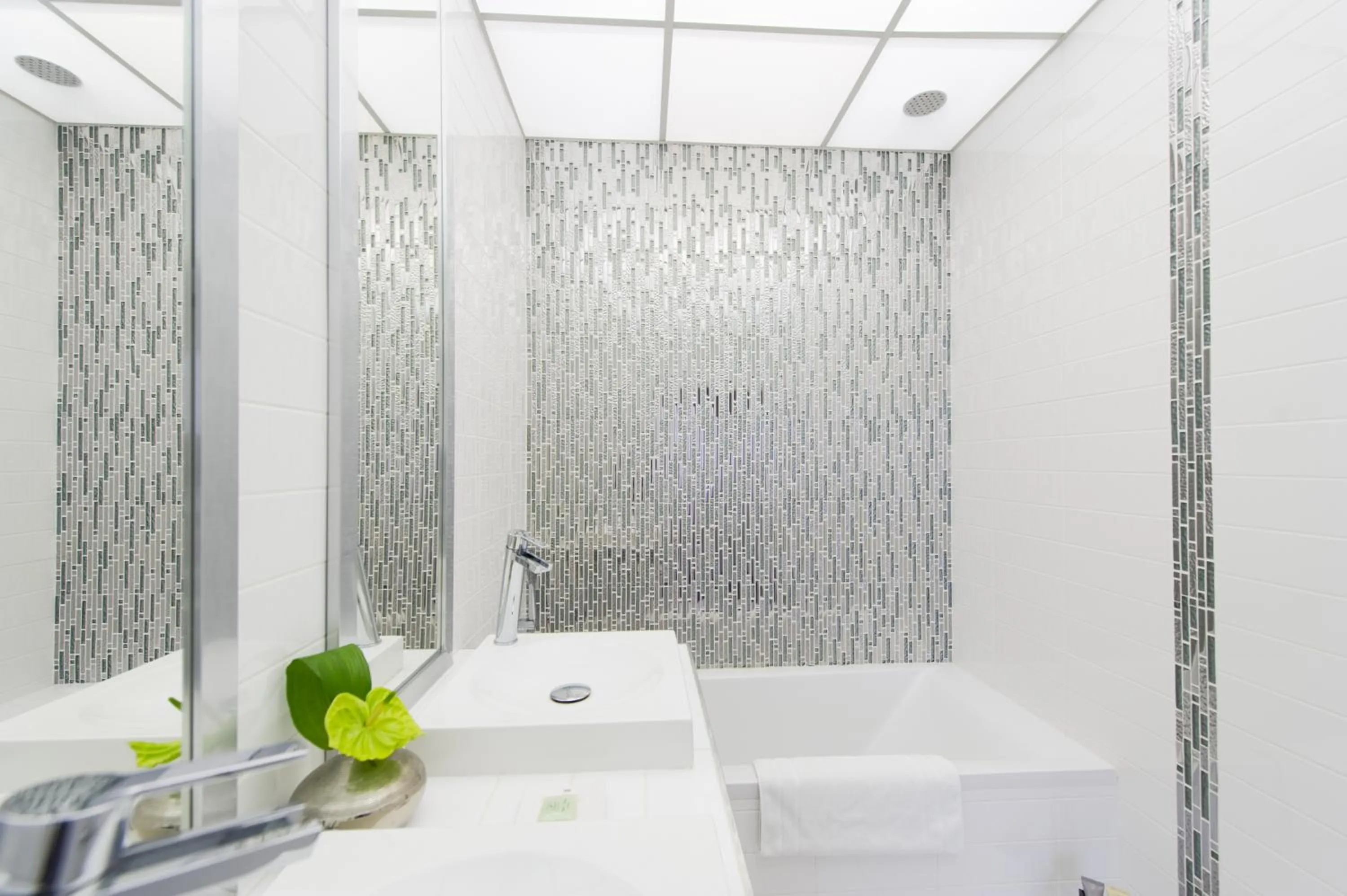 Bathroom in Aux Portes d'Honneur